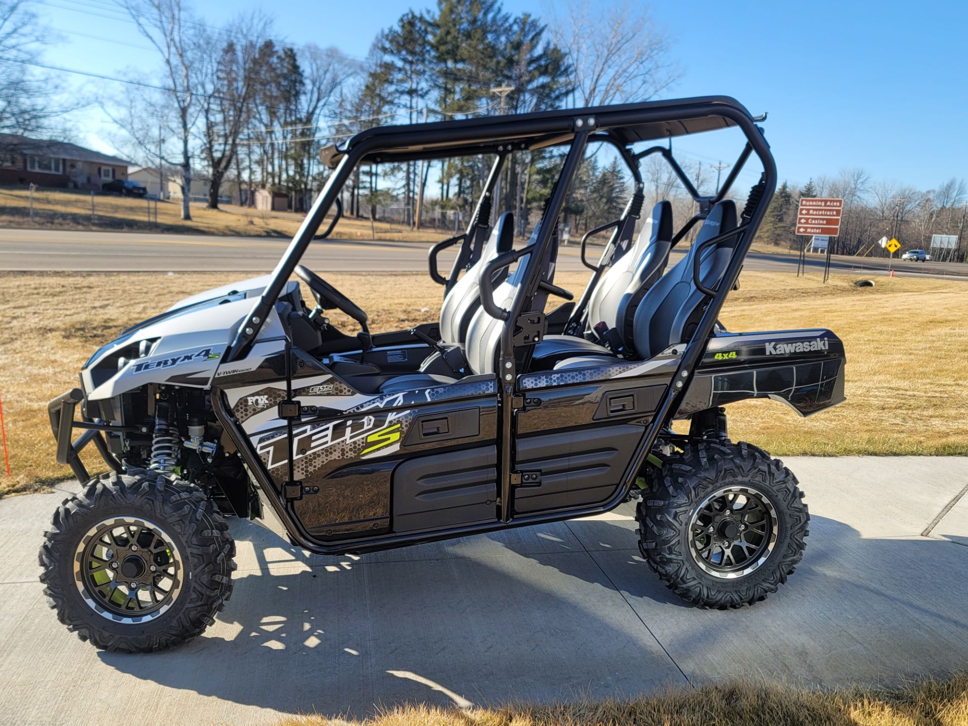 New 2025 Kawasaki Teryx4™ S LE | Utility Vehicles in Forest Lake