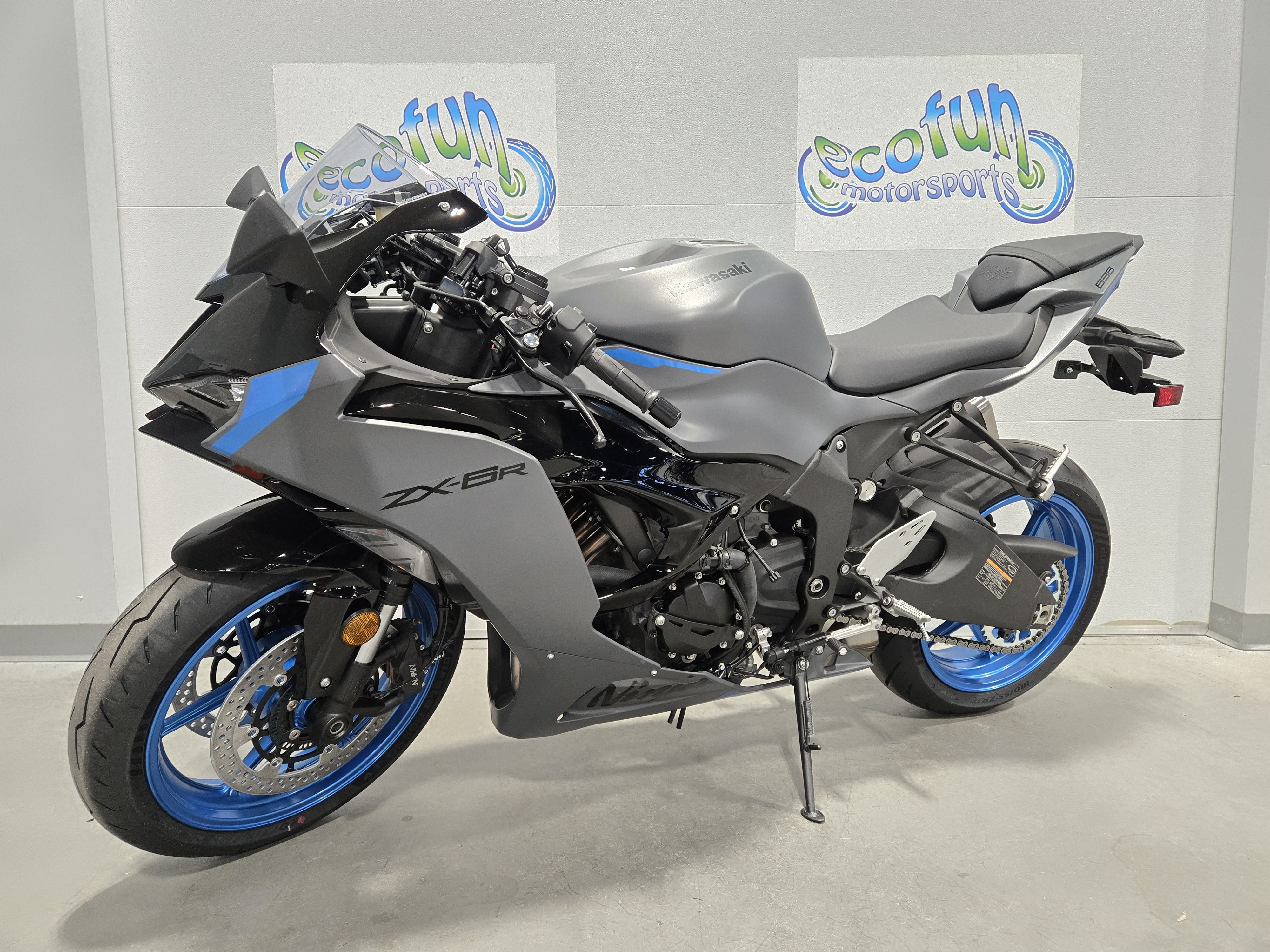 New 2026 Kawasaki Ninja® ZX™-6R | Motorcycles in Forest Lake MN