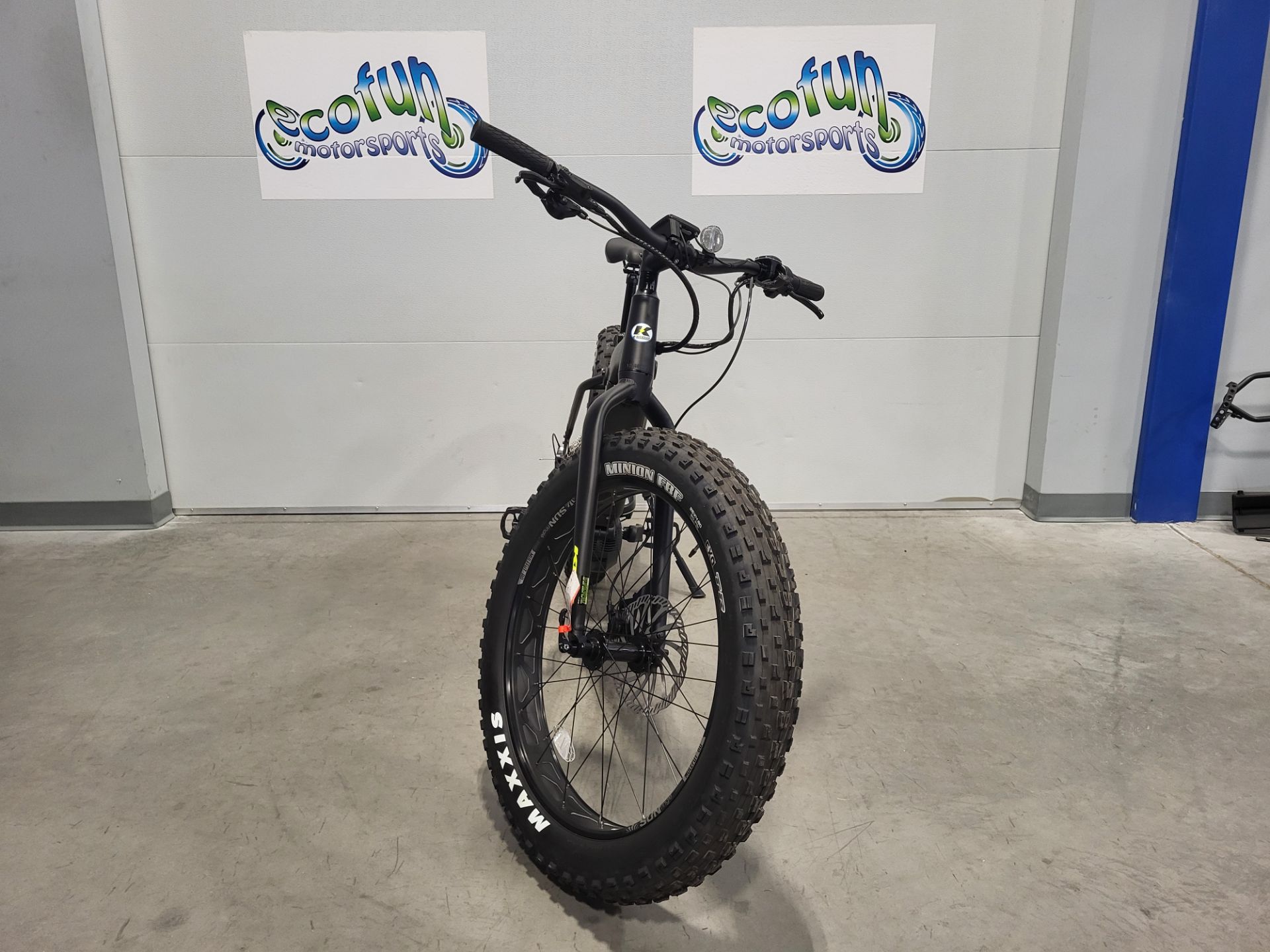 New KHS Bicycles Endure 1000 Large | Electric Bicycles in Forest