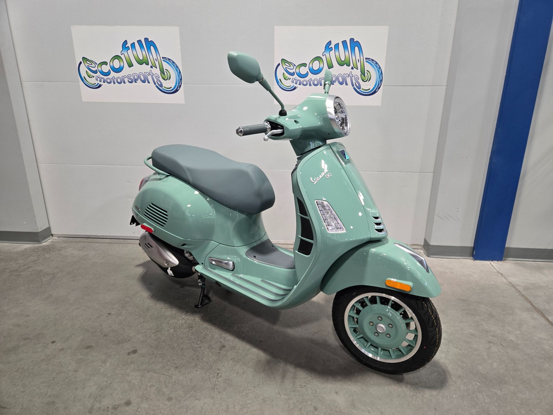 2027 Vespa GTS photo 8