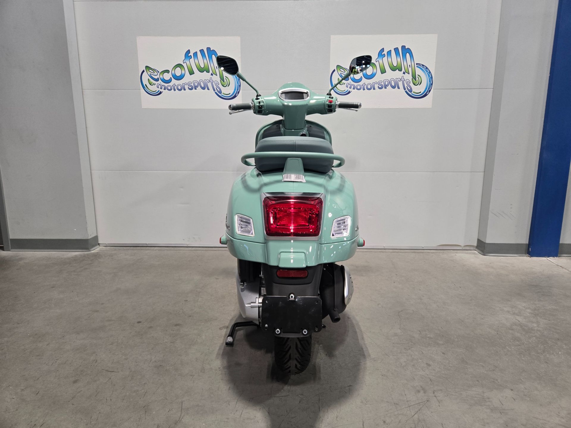 2027 Vespa GTS photo 6