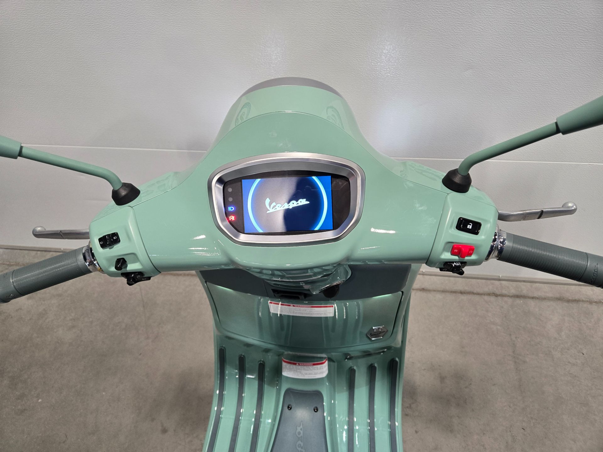 2027 Vespa GTS photo 2