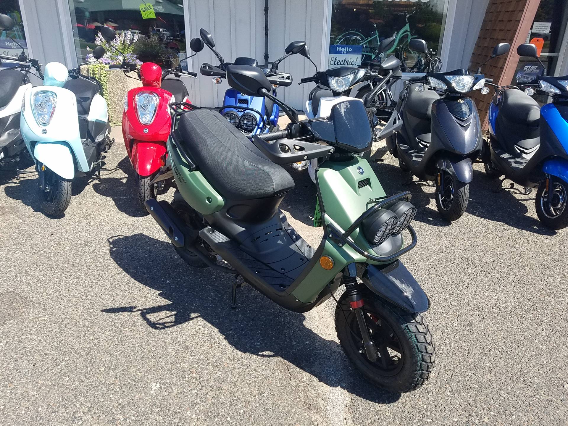 New 2022 ZHNG Roguestar 150cc Scooter | Scooters in Forest Lake MN