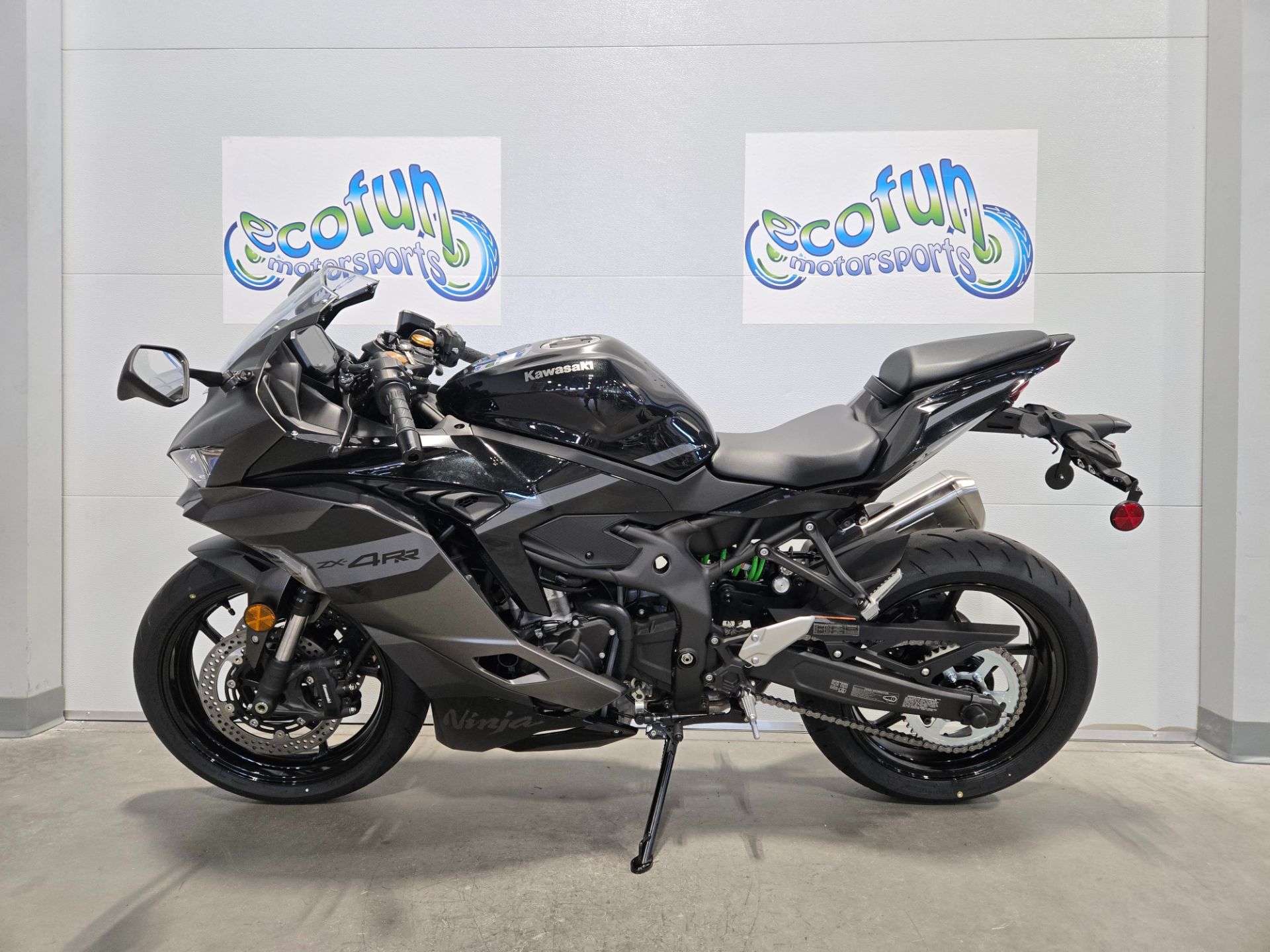 New 2026 Kawasaki Ninja ZX-4RR ABS | Motorcycles in Forest Lake MN