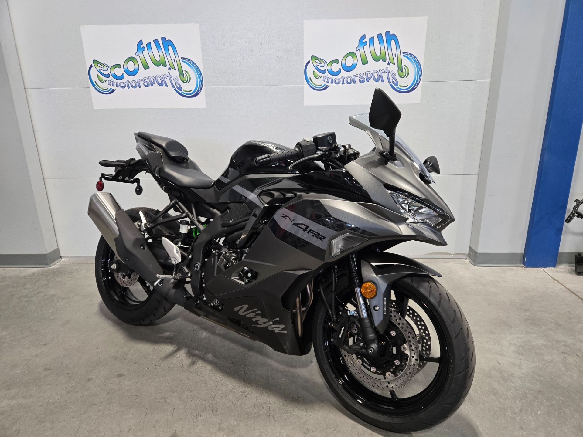 カーナビ New 2026 Kawasaki Ninja® ZX™-4RR ABS | Motorcycles in Forest Lake