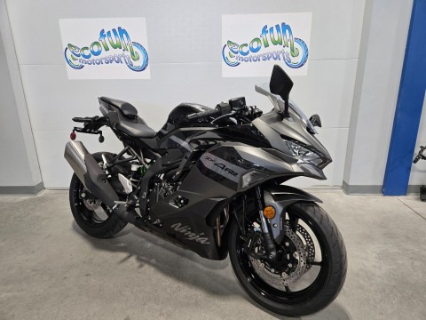 RRR New 2026 Kawasaki Ninja® ZX™-4RR ABS Metallic Matte Graphenesteel