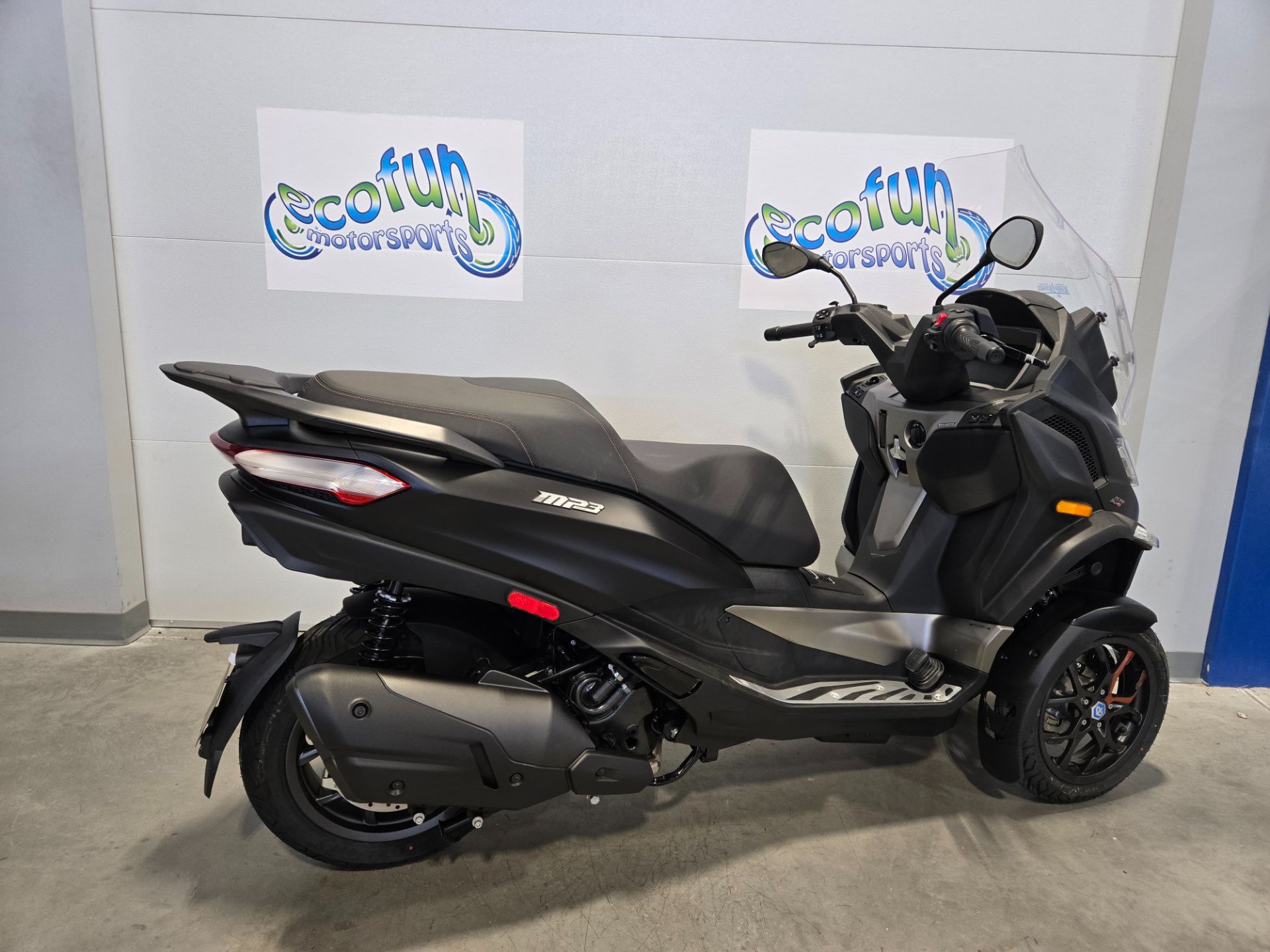 New 2026 Piaggio MP3 530 Exclusive Scooters in Forest Lake MN