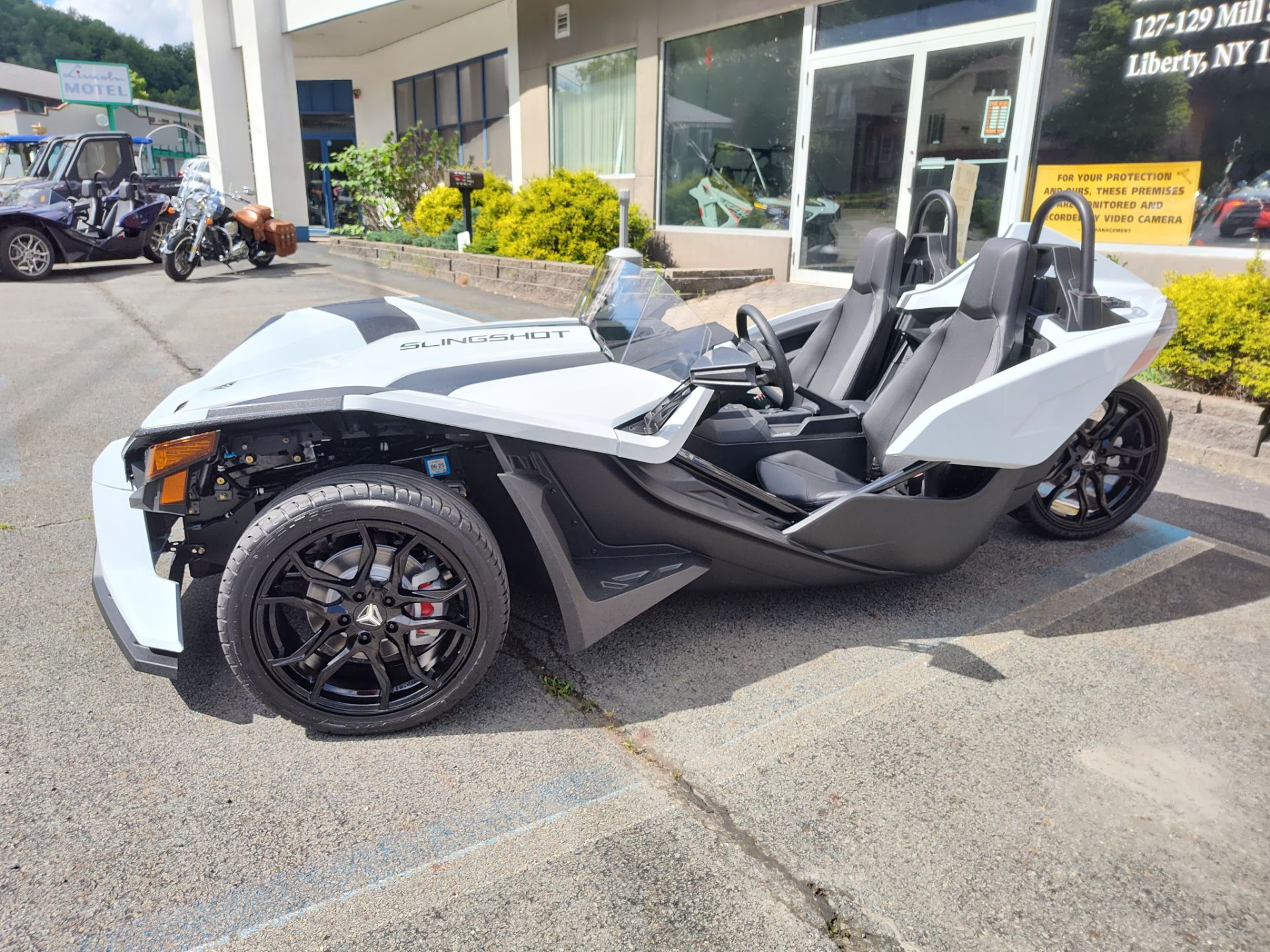 2024 Slingshot Slingshot AutoDrive photo 2