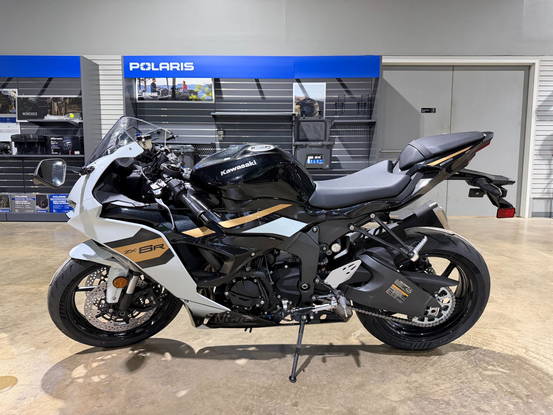 2026 Kawasaki Ninja® ZX-6R ABS 1