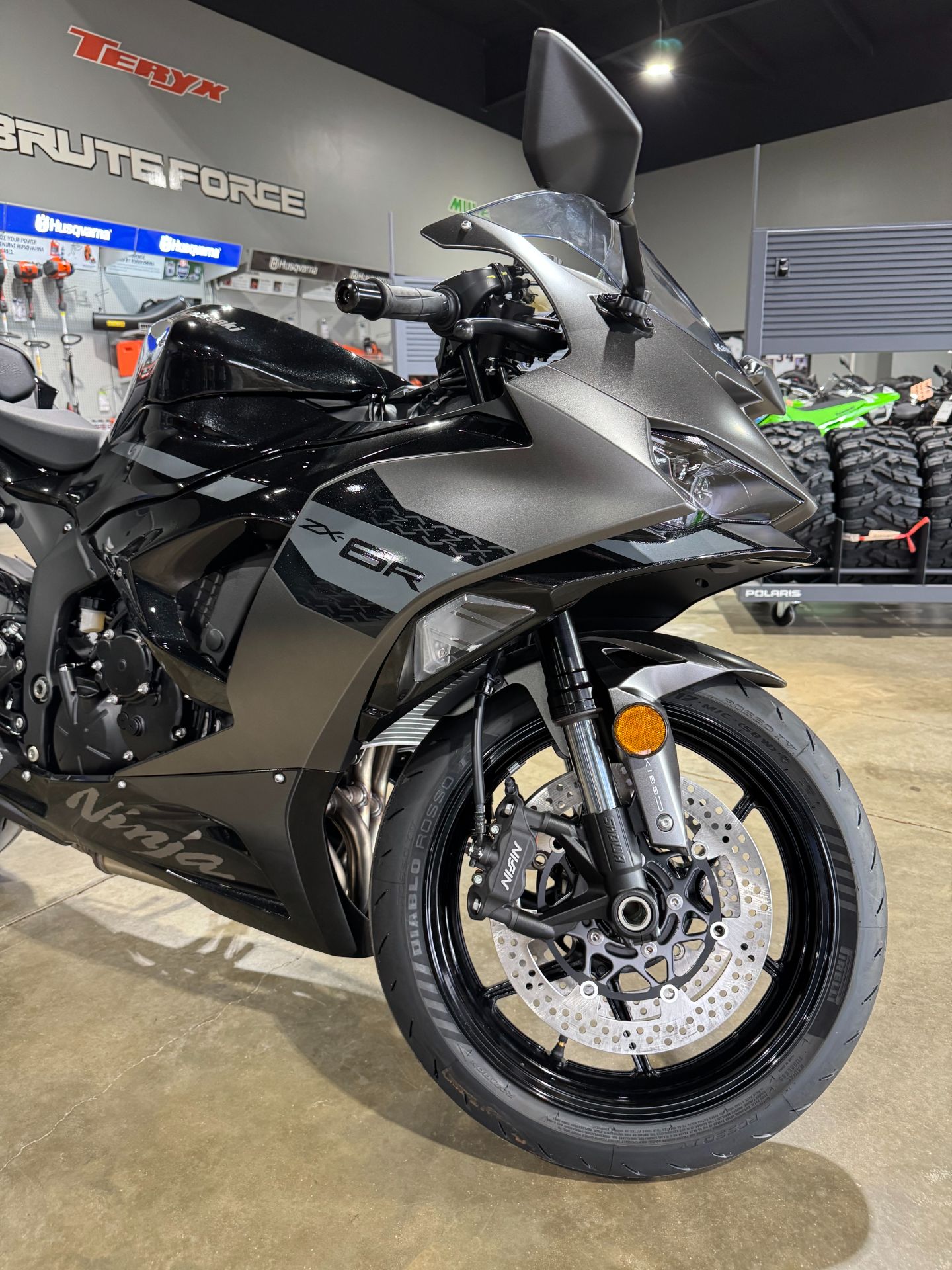 2026 Kawasaki Ninja® ZX-6R 5