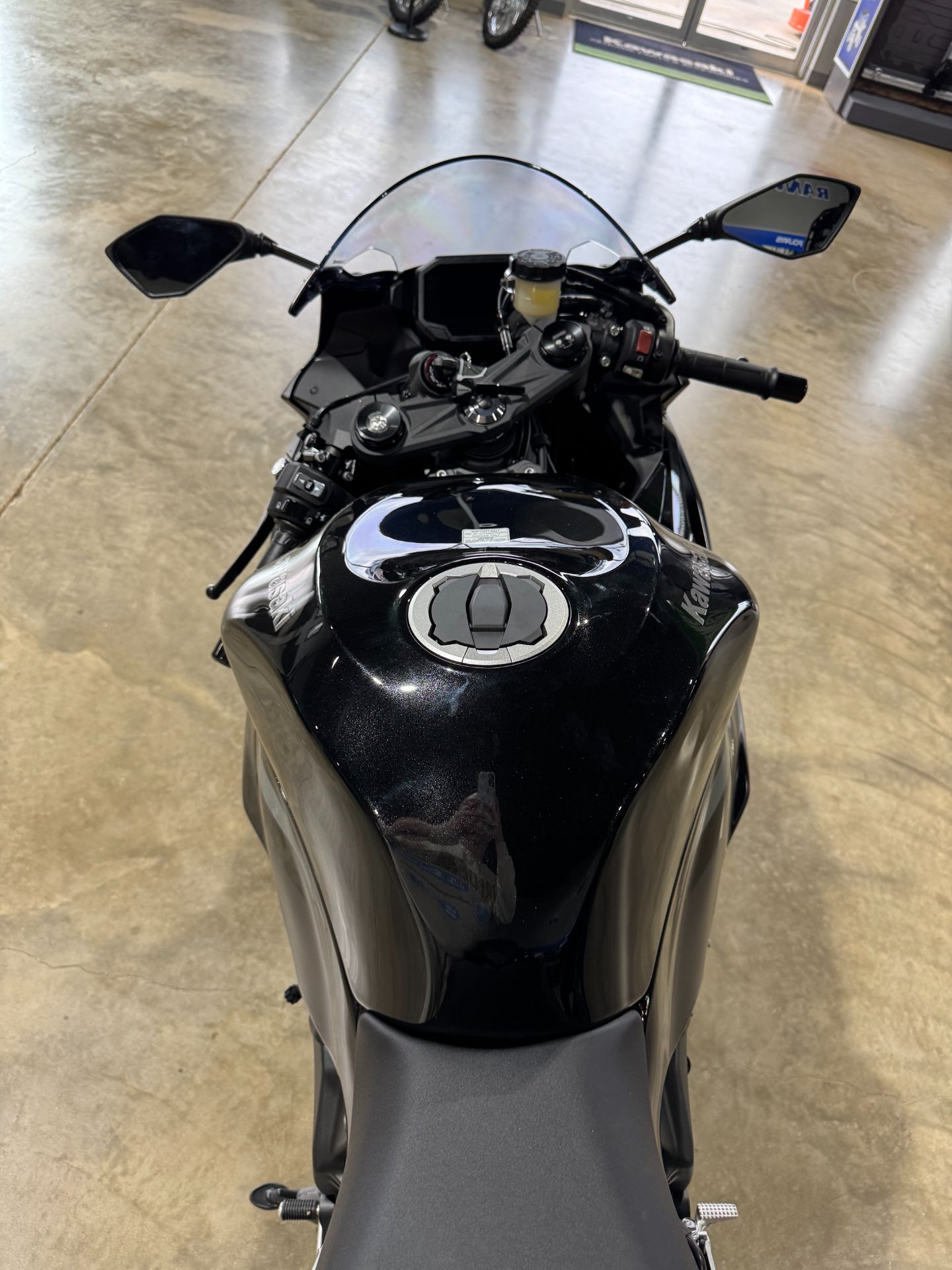 2026 Kawasaki Ninja® ZX-6R 4