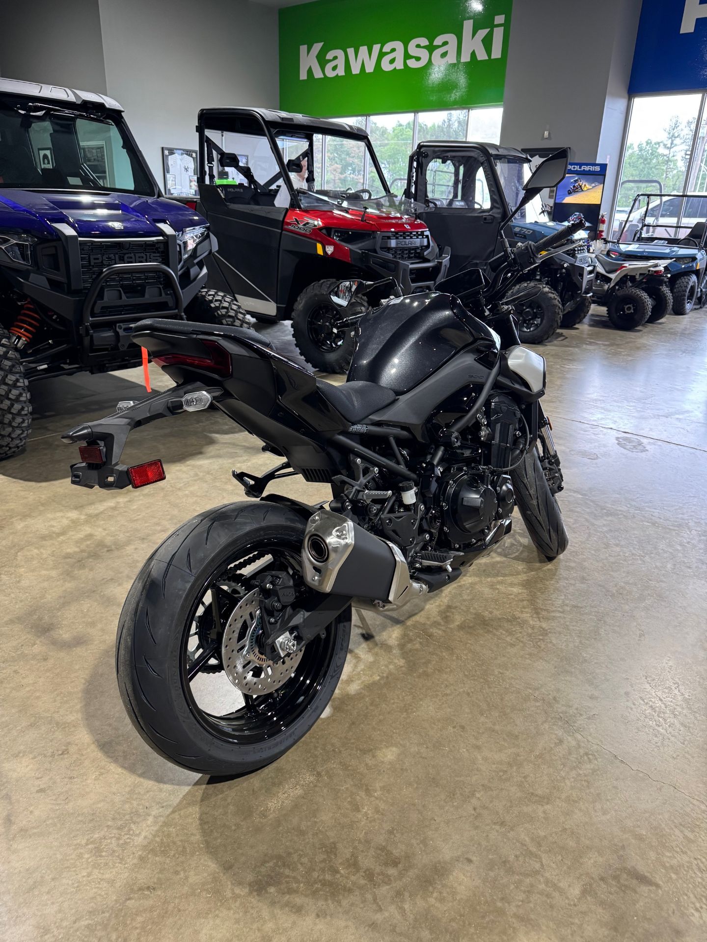 2025 Kawasaki Z900 ABS 6