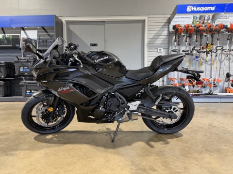 2026 Kawasaki Ninja 650 — photo 1 of 13