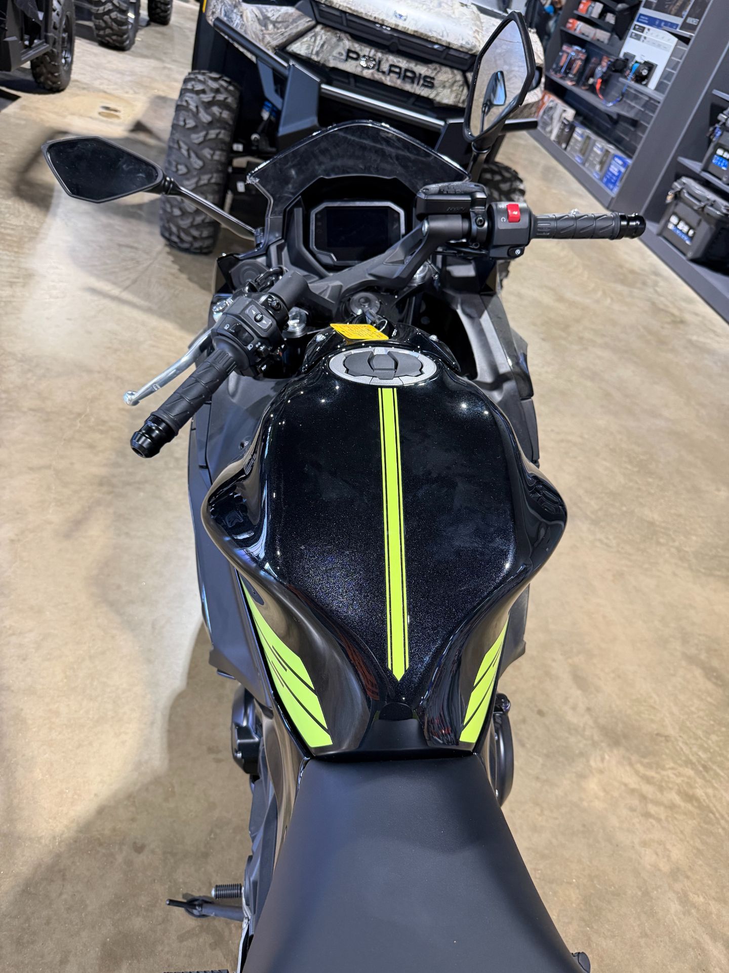 2026 Kawasaki Ninja® 650 ABS 4