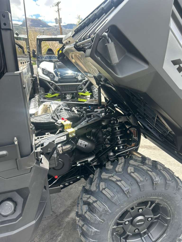 2027 Polaris Ranger Crew XP 1000 Cab 9