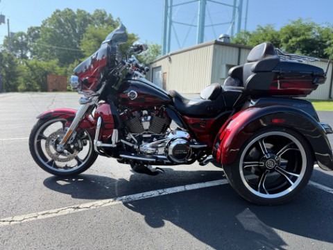 2022 Harley-Davidson CVO Tri Glide® 3