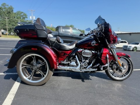 2022 Harley-Davidson CVO Tri Glide® 10