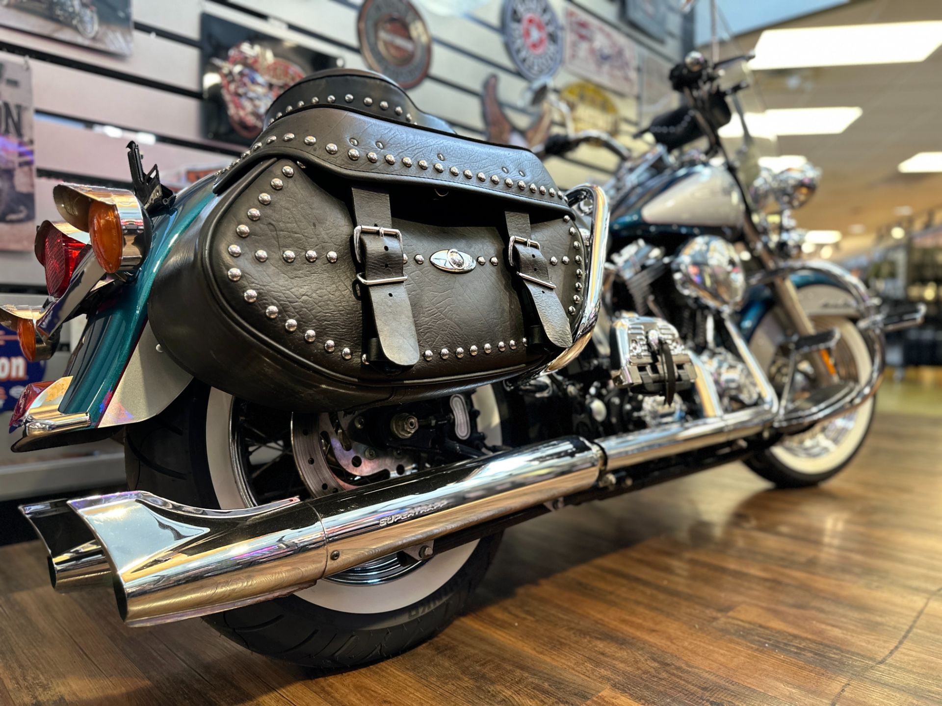 ハーレーダビットソン　FLSTC純正タンク ハーレーダビットソン FLSTC純正タンク 【公式通販】