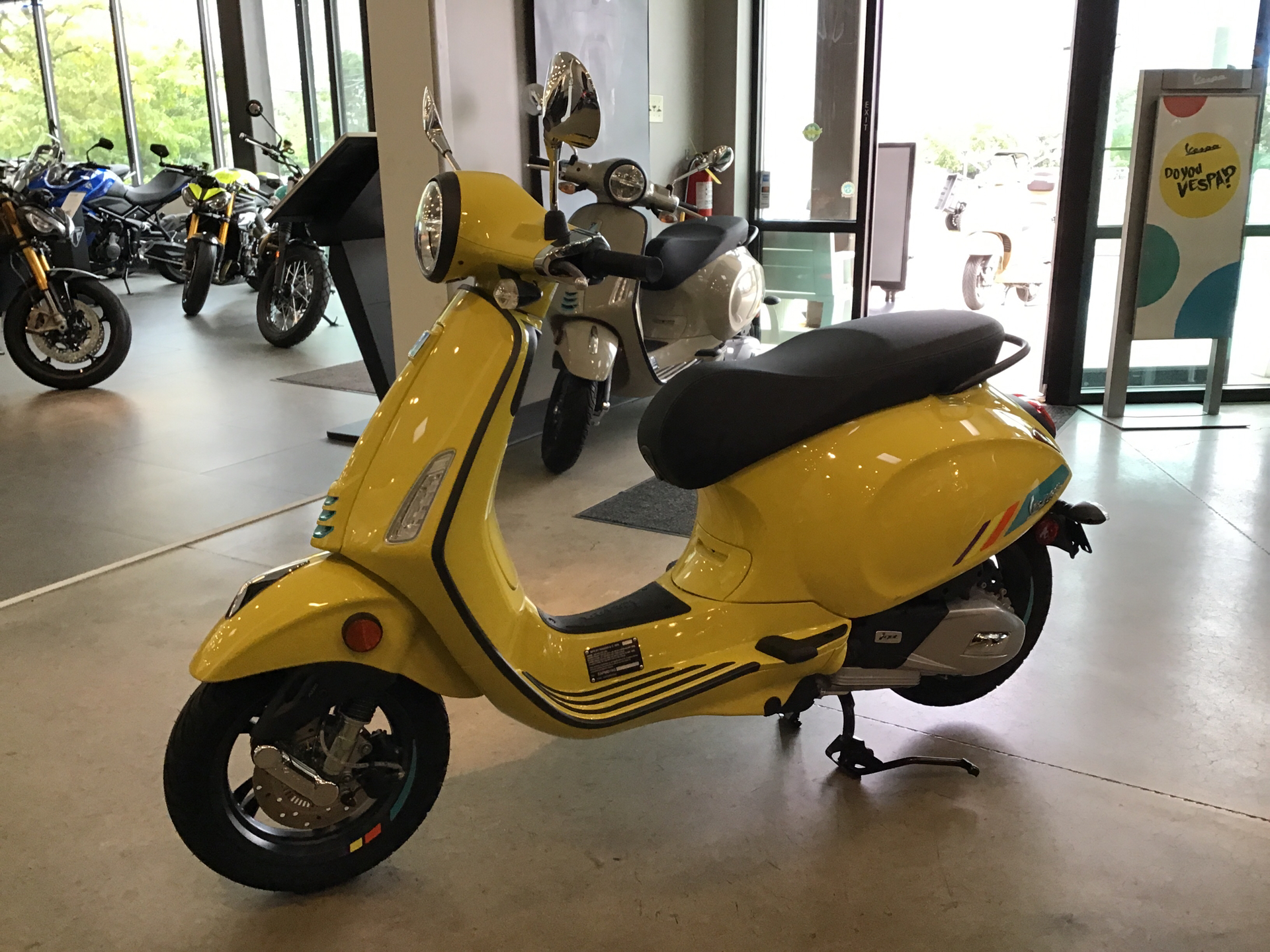 2024 Vespa Primavera 150 S 5
