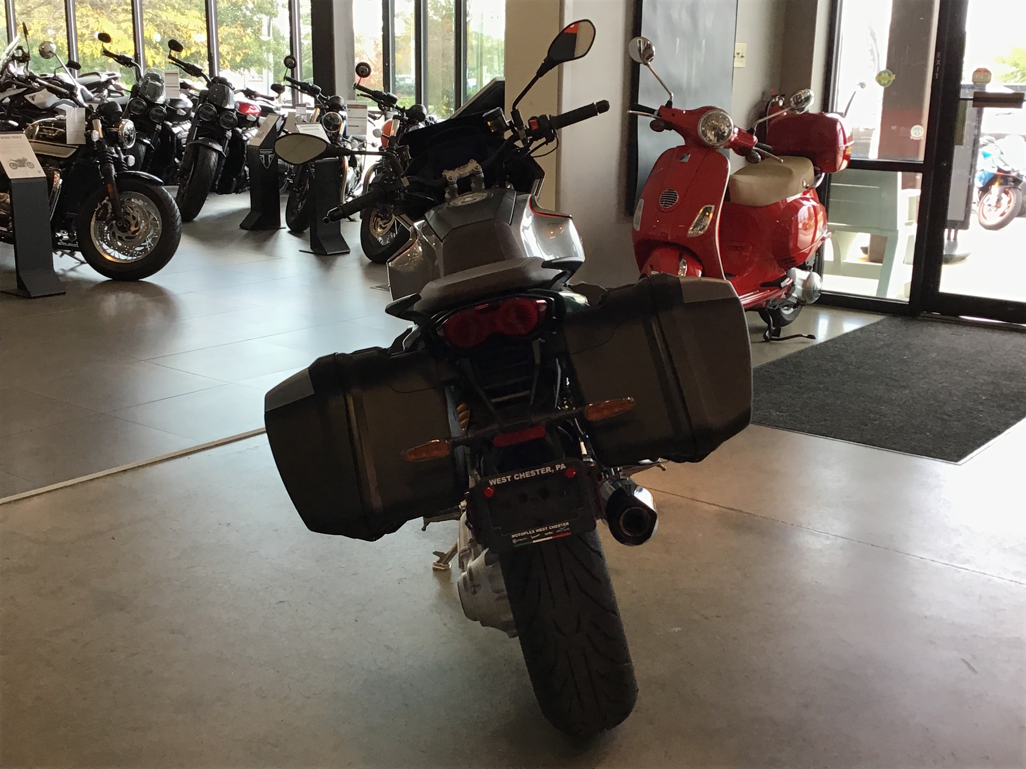 2023 Moto Guzzi V100 Mandello S 6