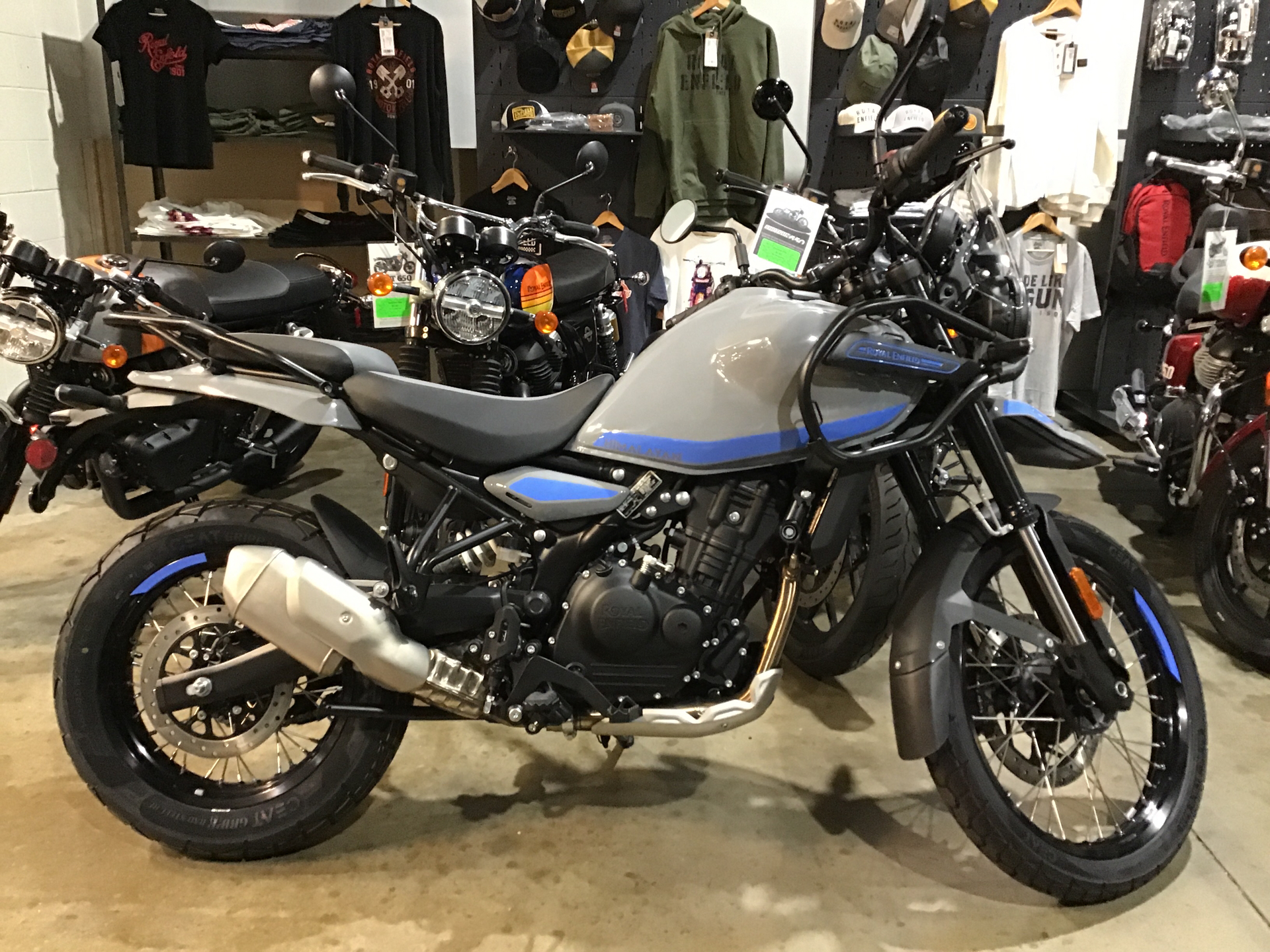 Royal Enfield Guerrilla 450 Surge No Brasil; Lançamento Em Breve