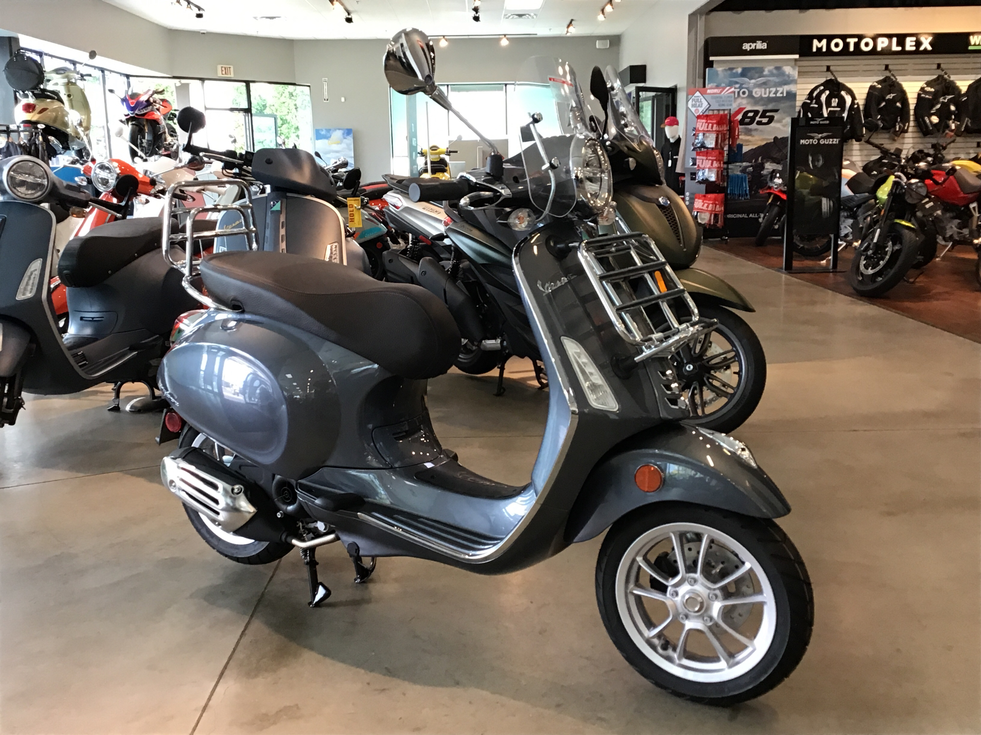 New 2023 Vespa Primavera 50 Touring, West Chester PA Specs