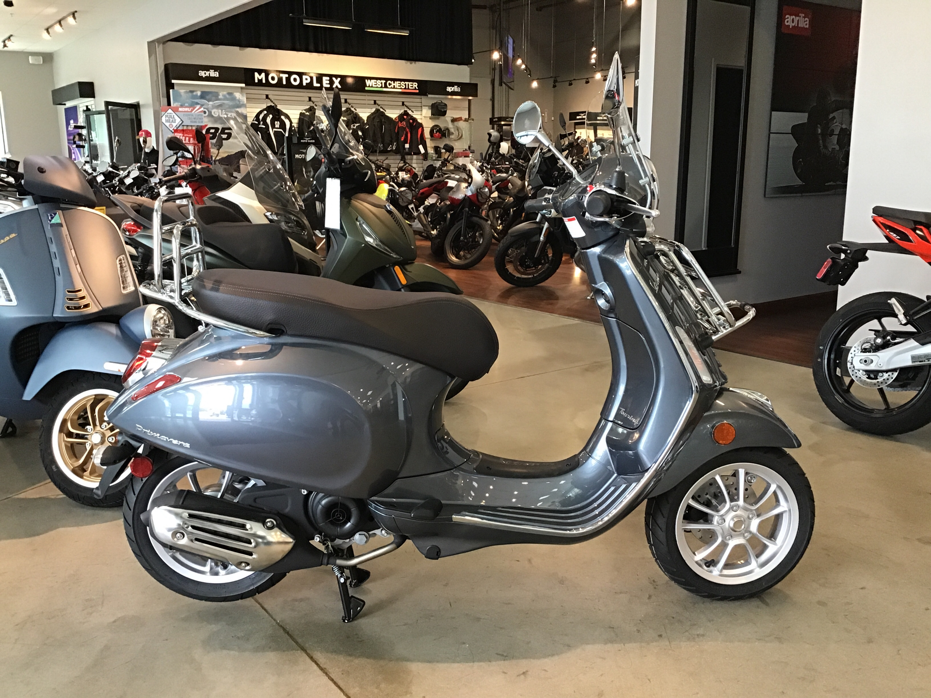 New 2023 Vespa Primavera 50 Touring, West Chester PA | Specs 