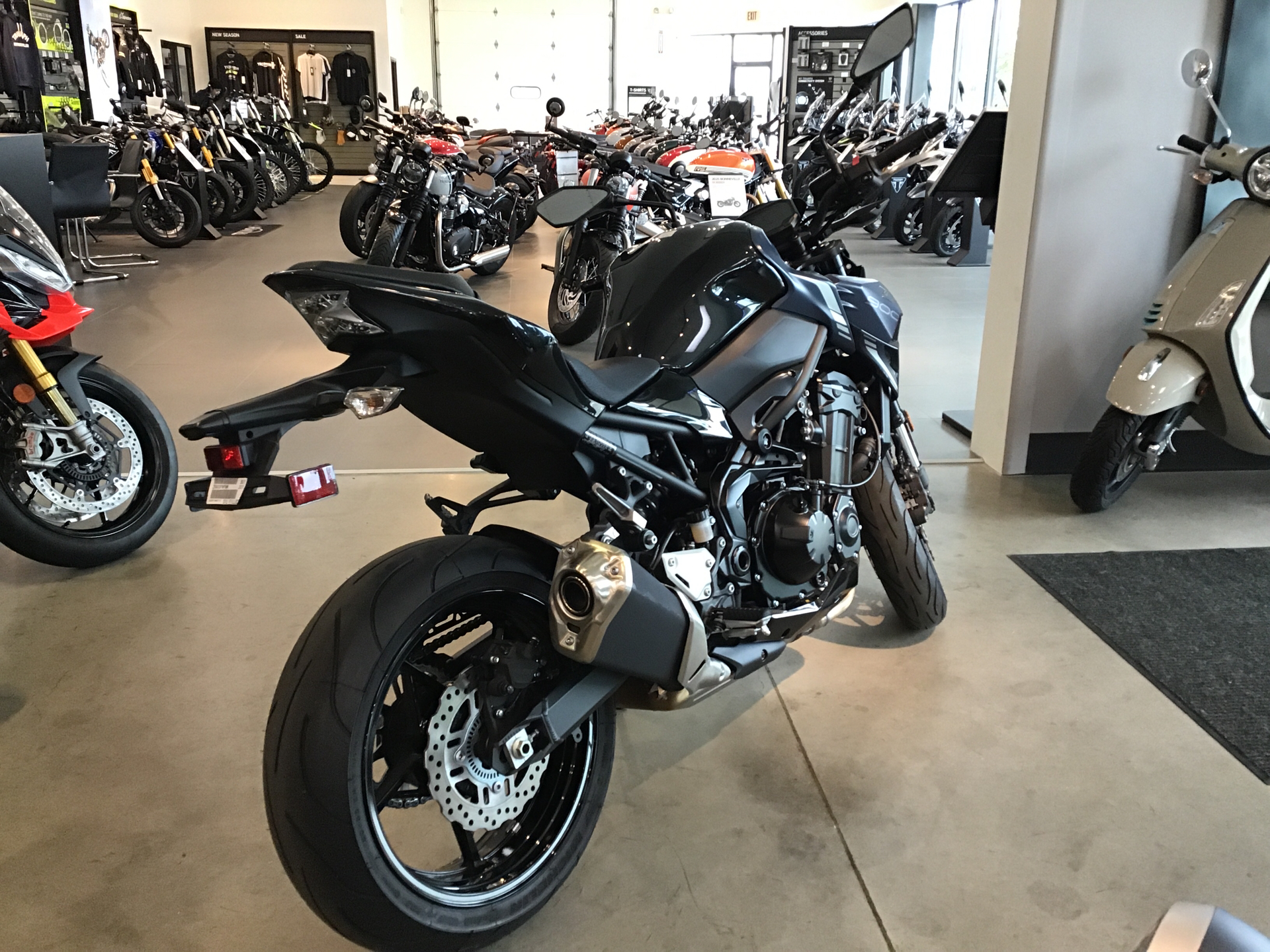 Used 2022 Kawasaki Z900 ABS, West Chester PA | Specs, Price