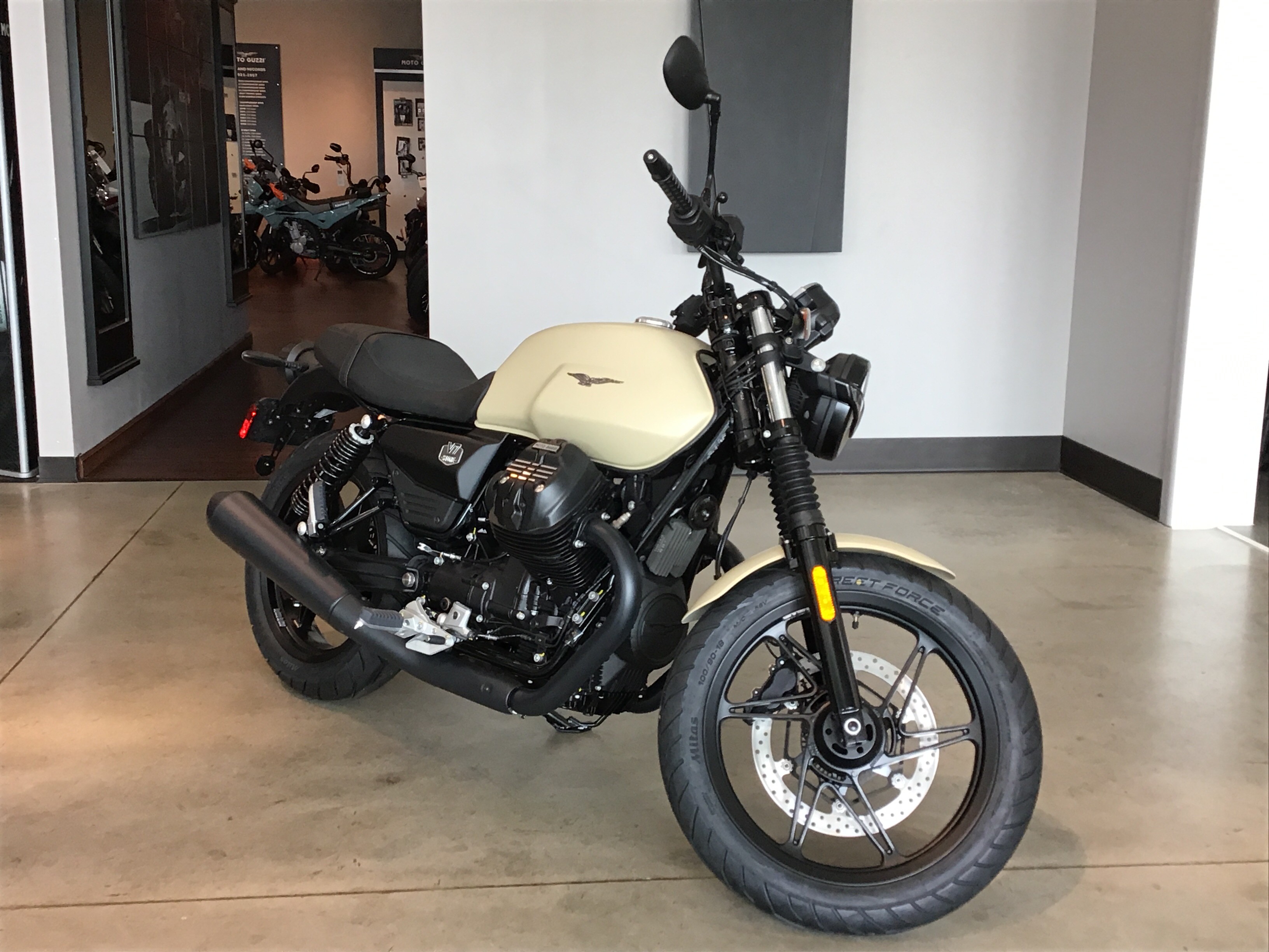 2027 Moto Guzzi V7 Stone for sale 1197892