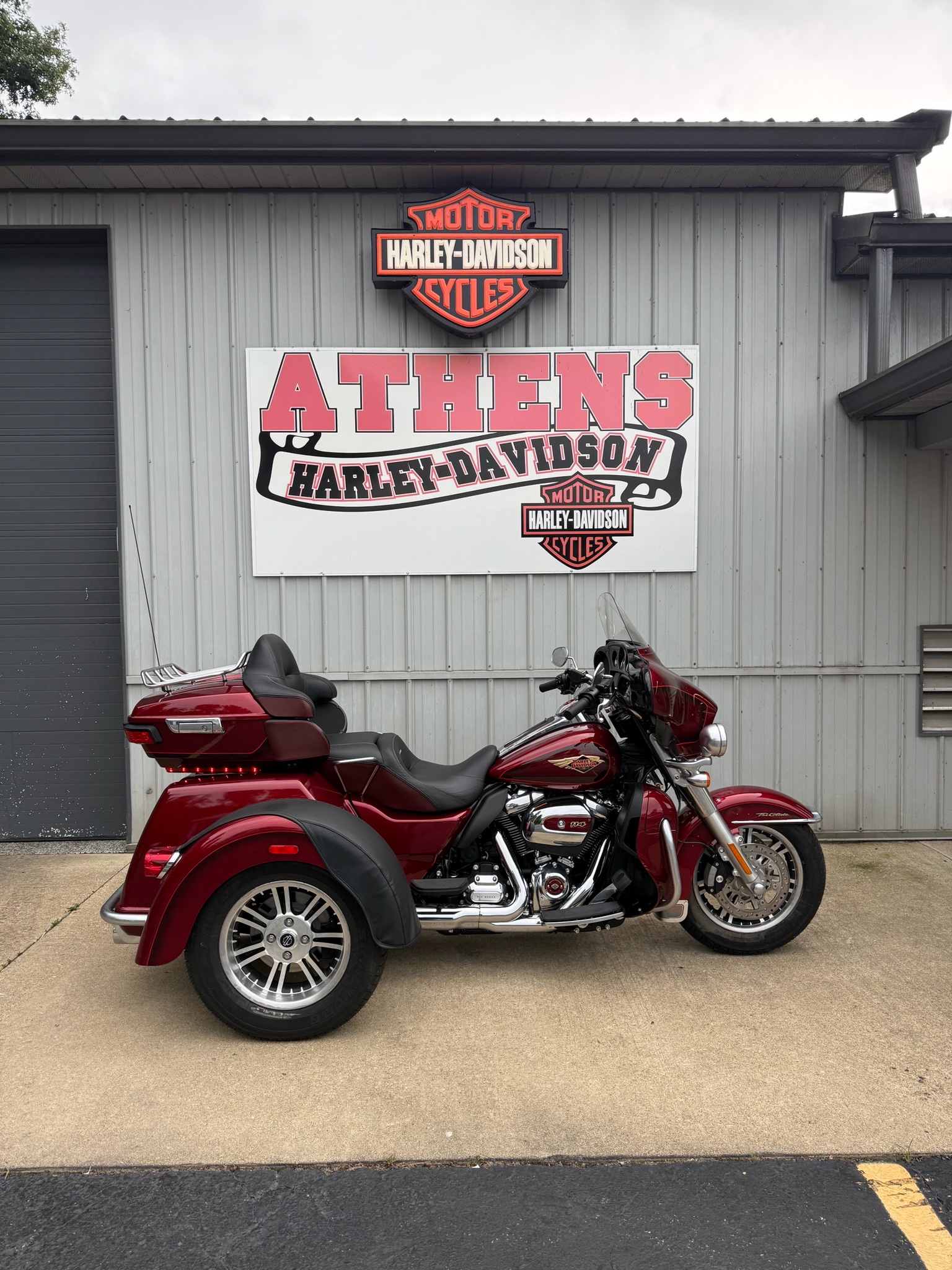 2023 Tri Glide® Ultra Anniversary