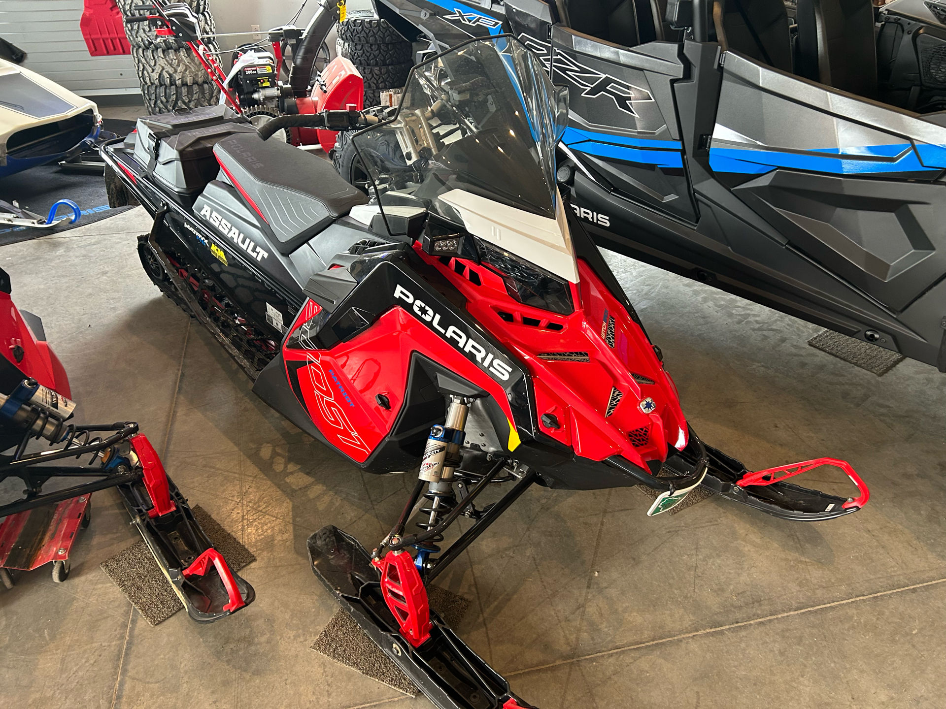 2023 Polaris Patriot Boost Switchback Assault 146 SC