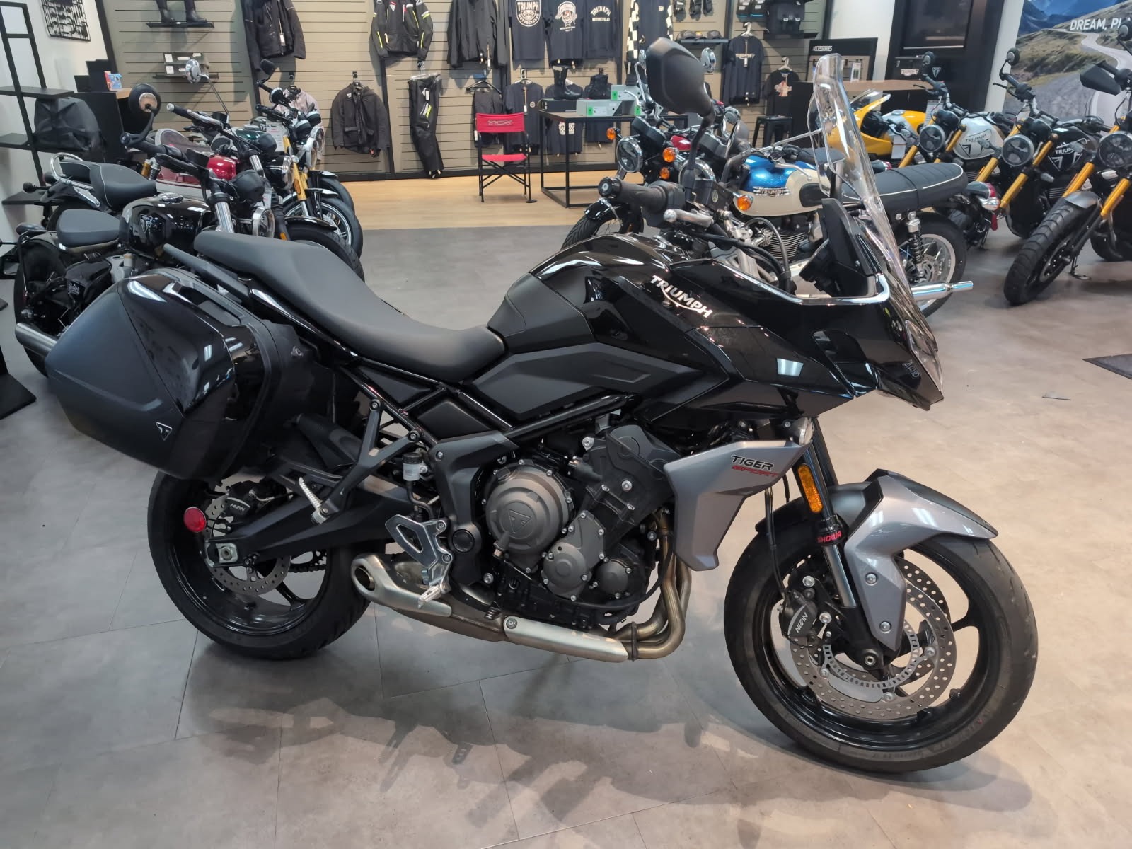 2024 Triumph Tiger Sport 660 1