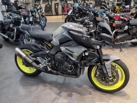 2017 Yamaha FZ-10 — photo 1 of 2
