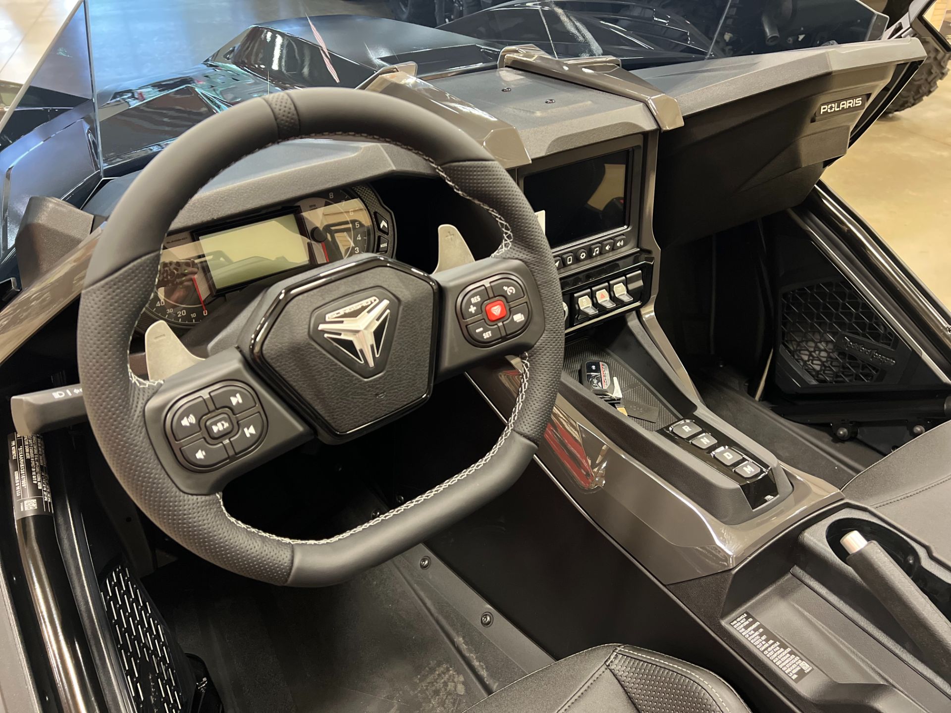 2025 Slingshot Slingshot R - AutoDrive in Findlay, Ohio - Photo 5