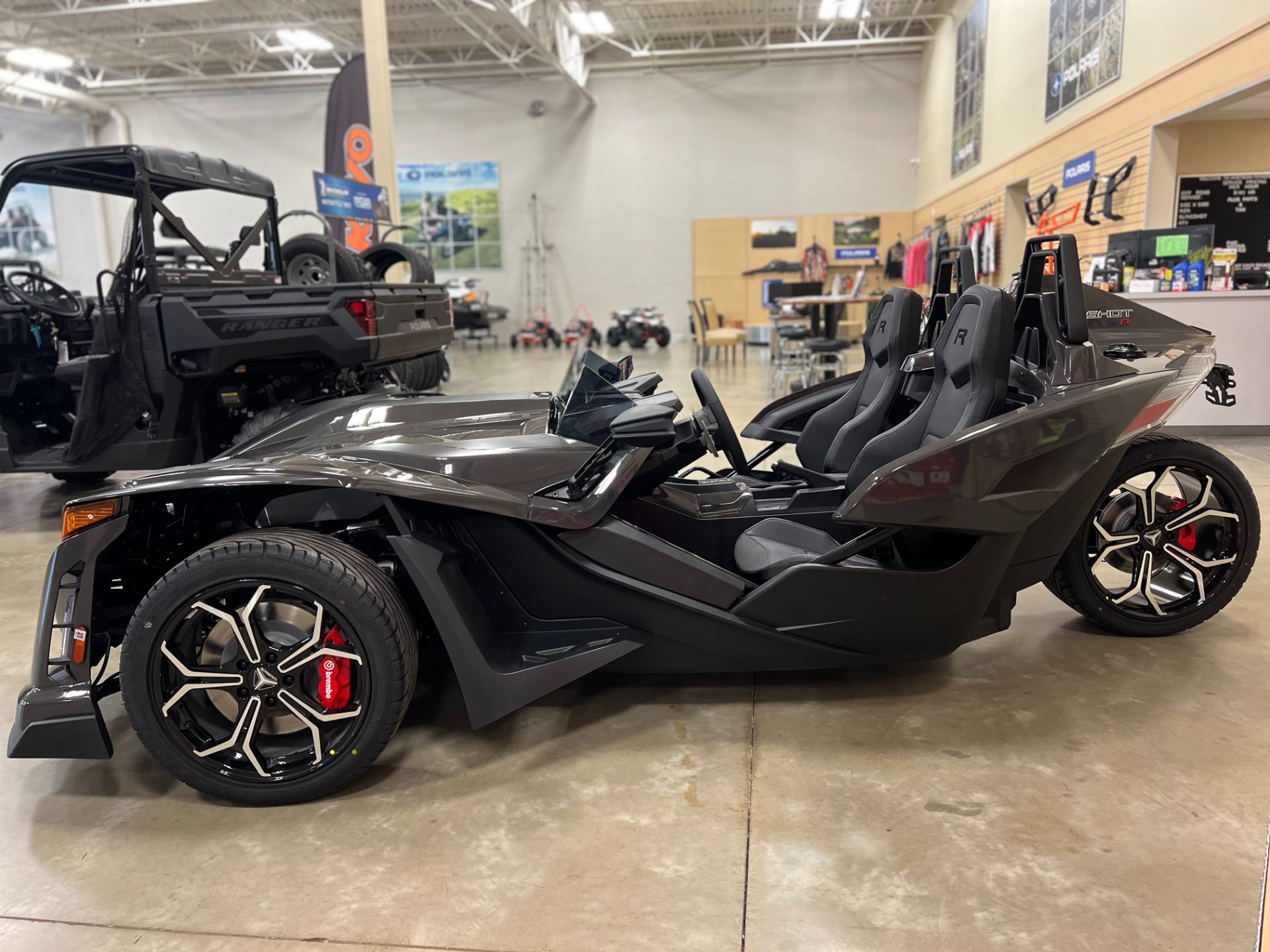 2025 Slingshot Slingshot R - AutoDrive in Findlay, Ohio - Photo 2