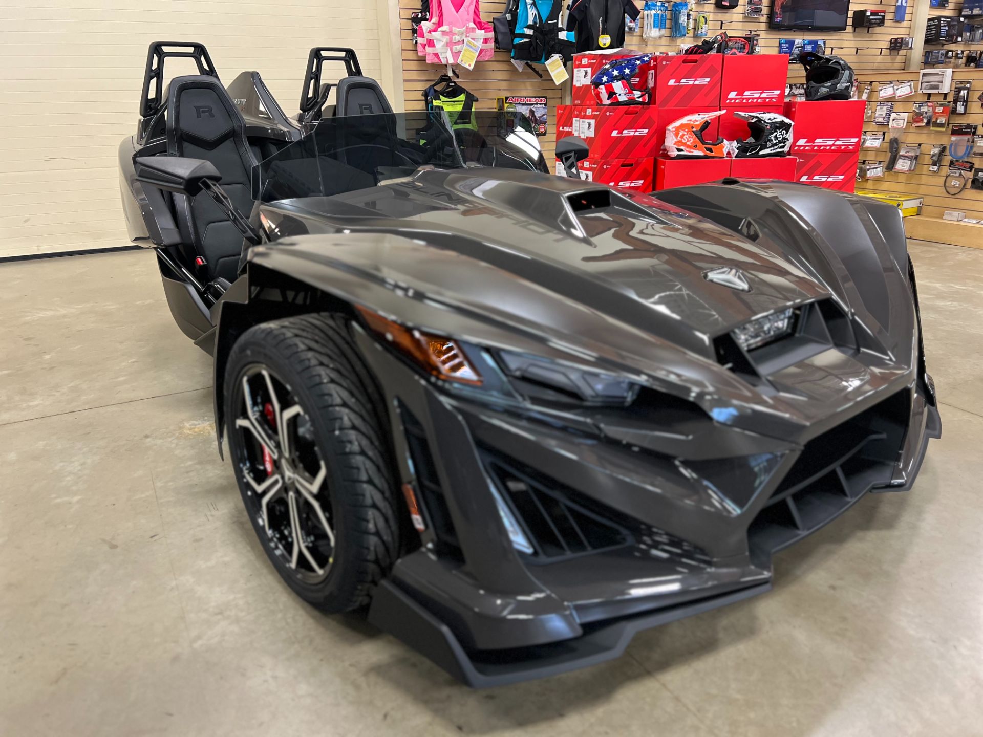 2025 Slingshot Slingshot R - AutoDrive in Findlay, Ohio - Photo 17