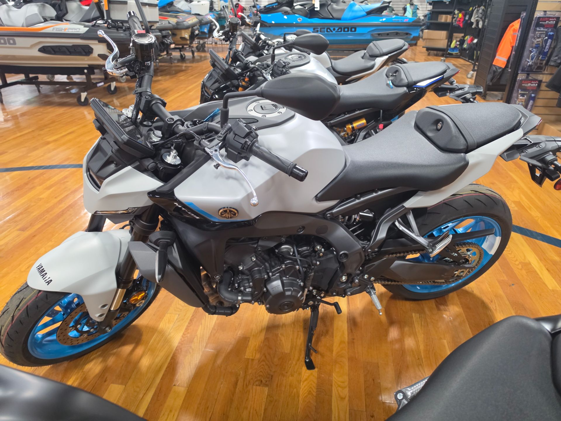 2025 Yamaha MT-09 3