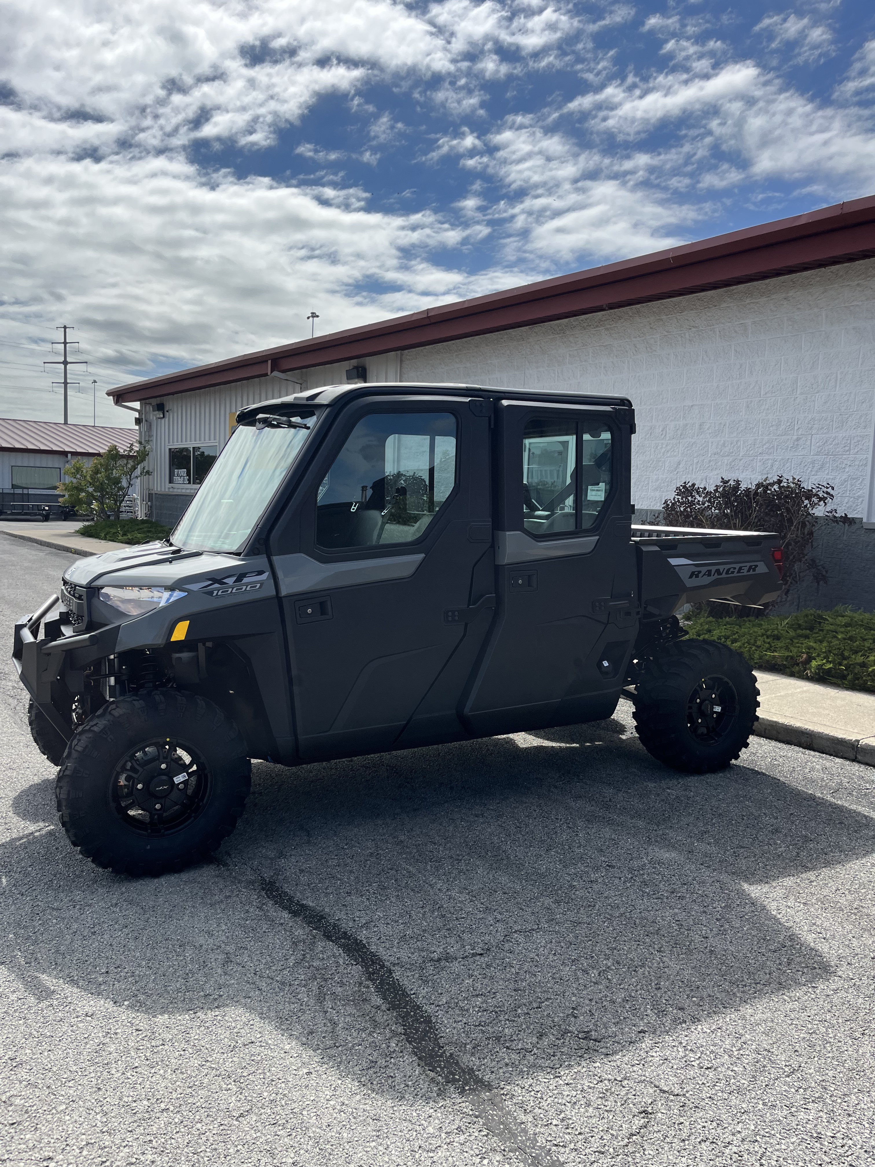 2027 Polaris Ranger photo 2