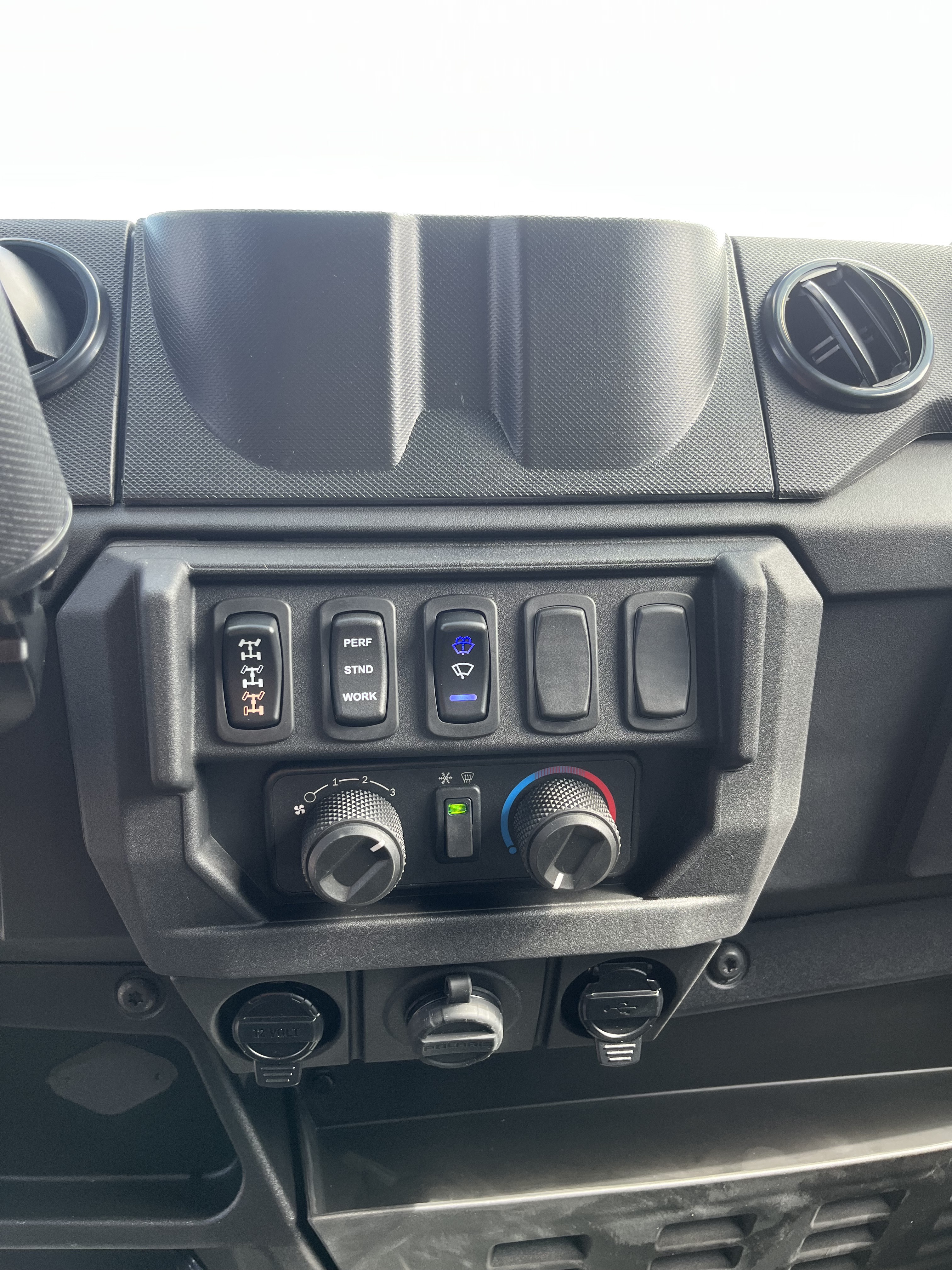 2027 Polaris Ranger photo 8