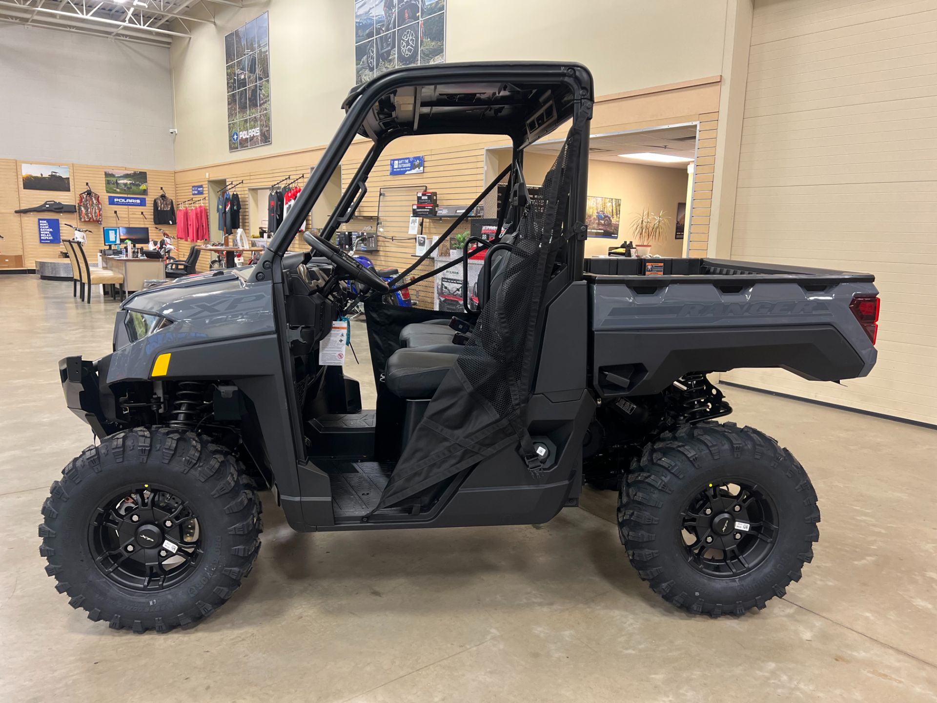 2026 Polaris Ranger XP 1000 Premium in Findlay, Ohio - Photo 2