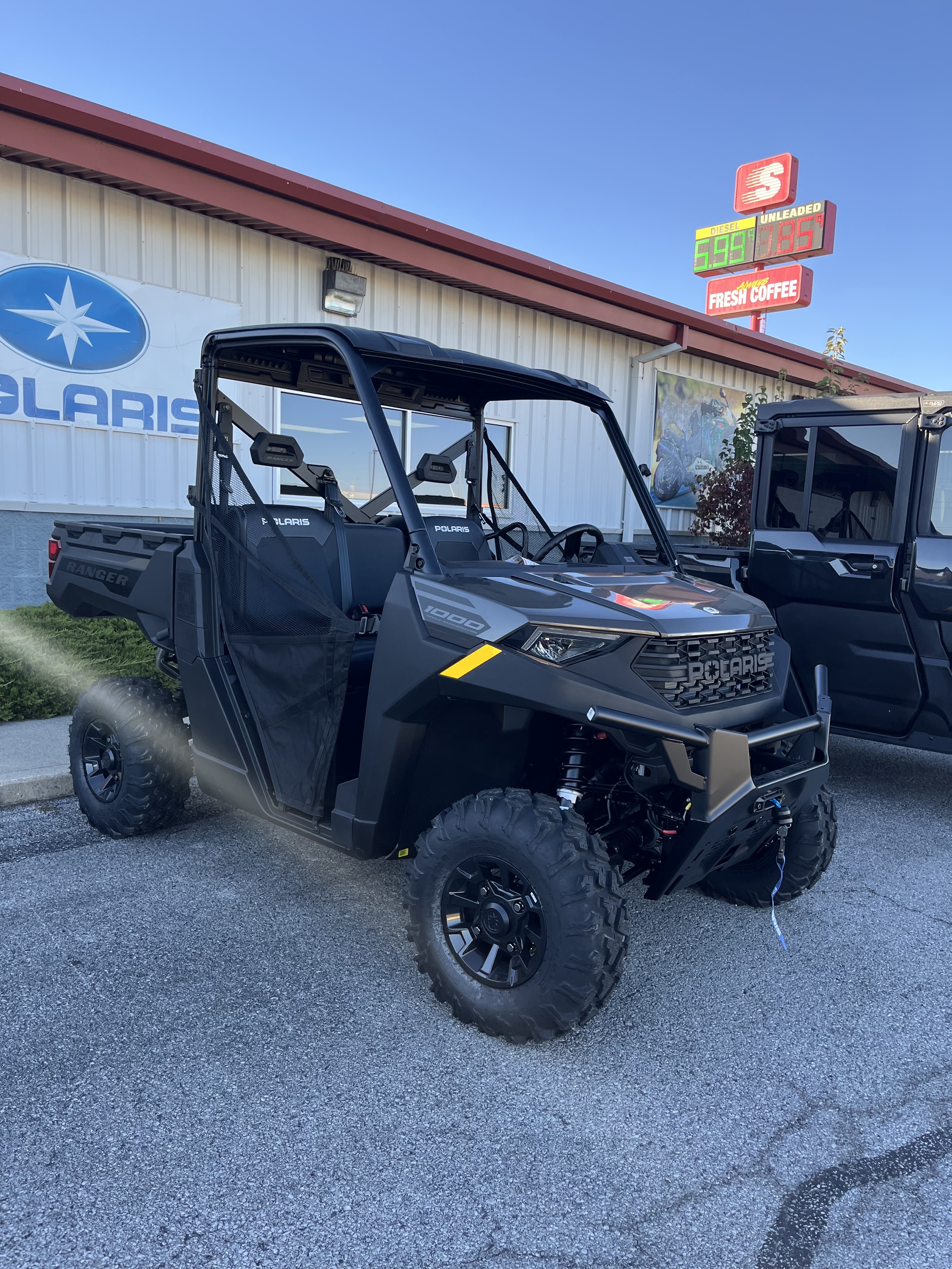 2027 Polaris Ranger photo 2