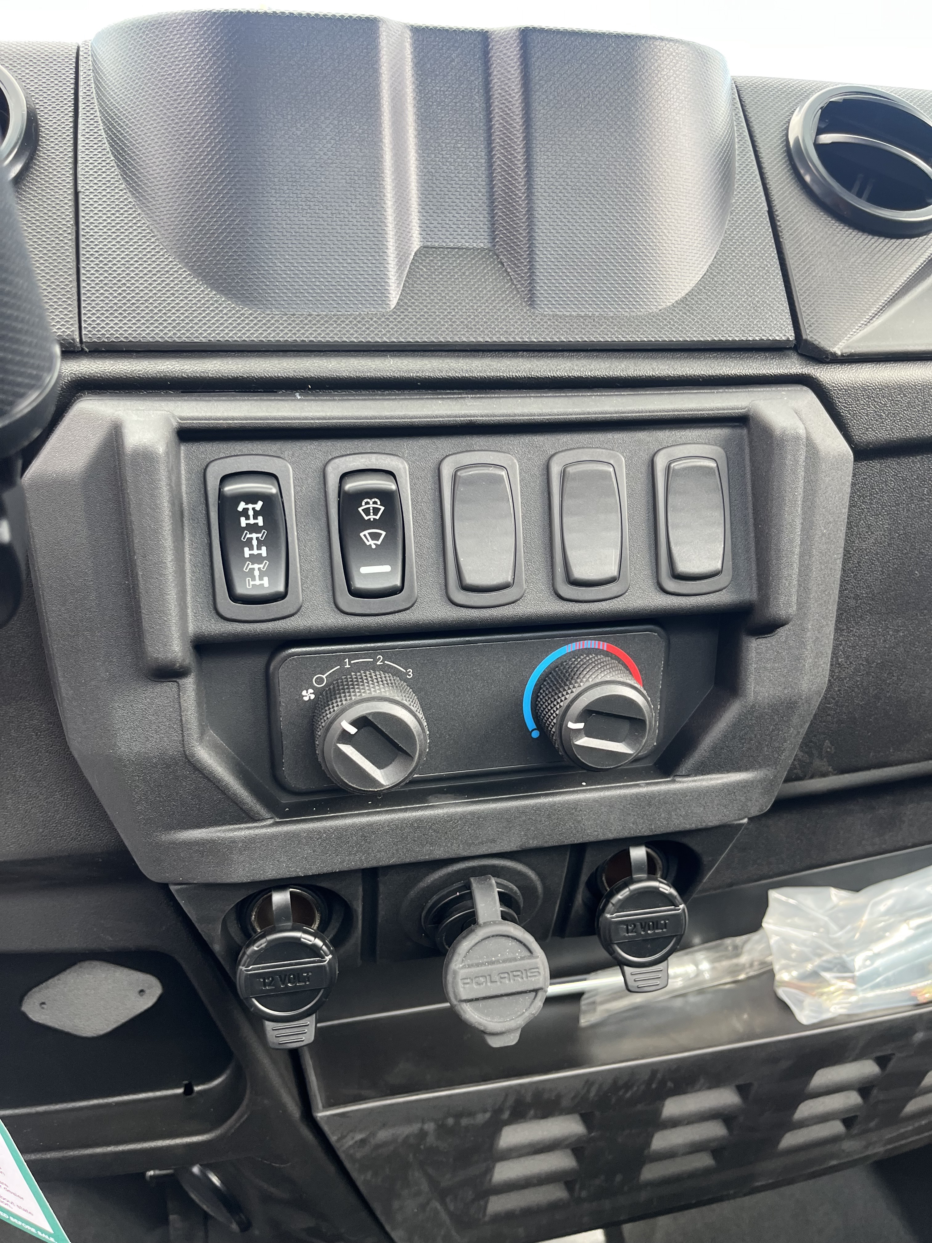 2027 Polaris Ranger photo 7