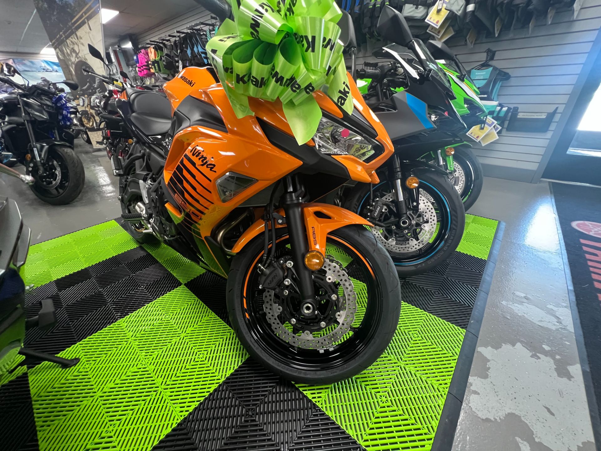 2025 Kawasaki Ninja 650 ABS - Specs, Price | New Motorcycles for