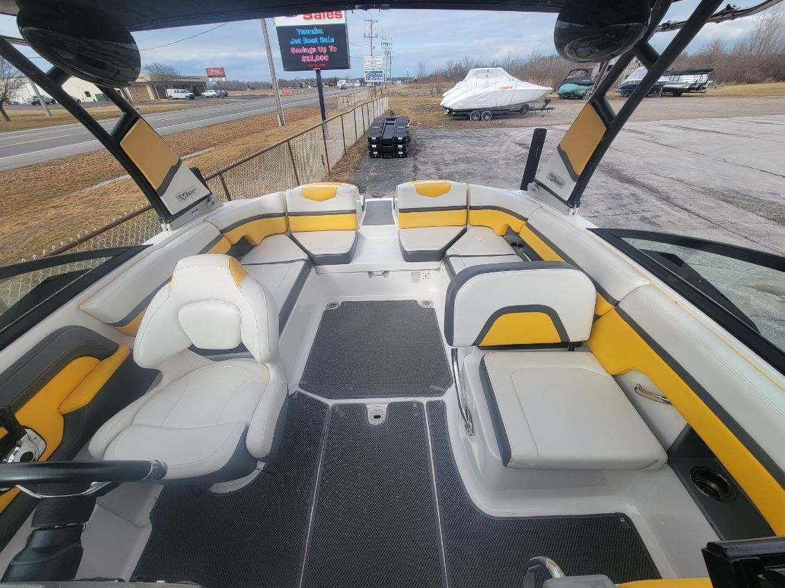 2015 Chaparral Vortex 223 VRX in Huron, Ohio - Photo 9