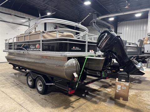 2018 Sun Tracker Fishin' Barge 20 DLX in Huron, Ohio - Photo 2