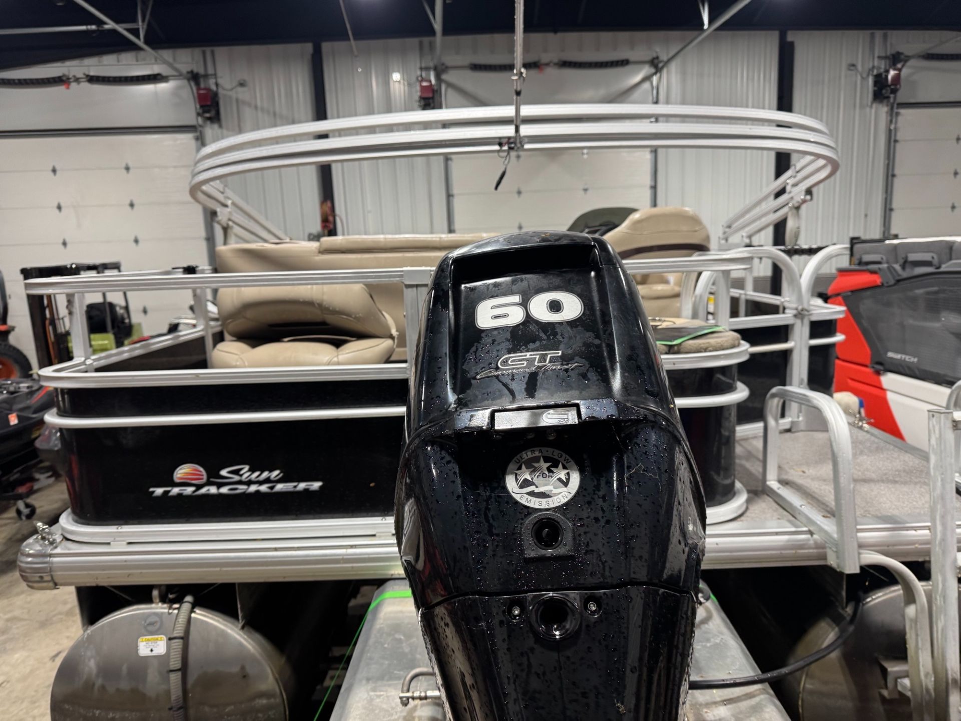 2018 Sun Tracker Fishin' Barge 20 DLX in Huron, Ohio - Photo 6