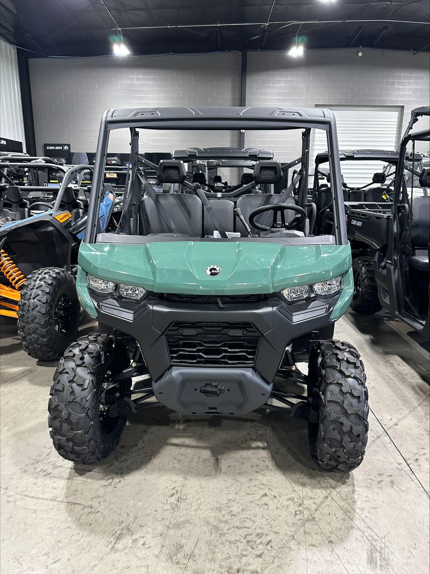 2025 Can-Am Defender HD7 in Huron, Ohio - Photo 1