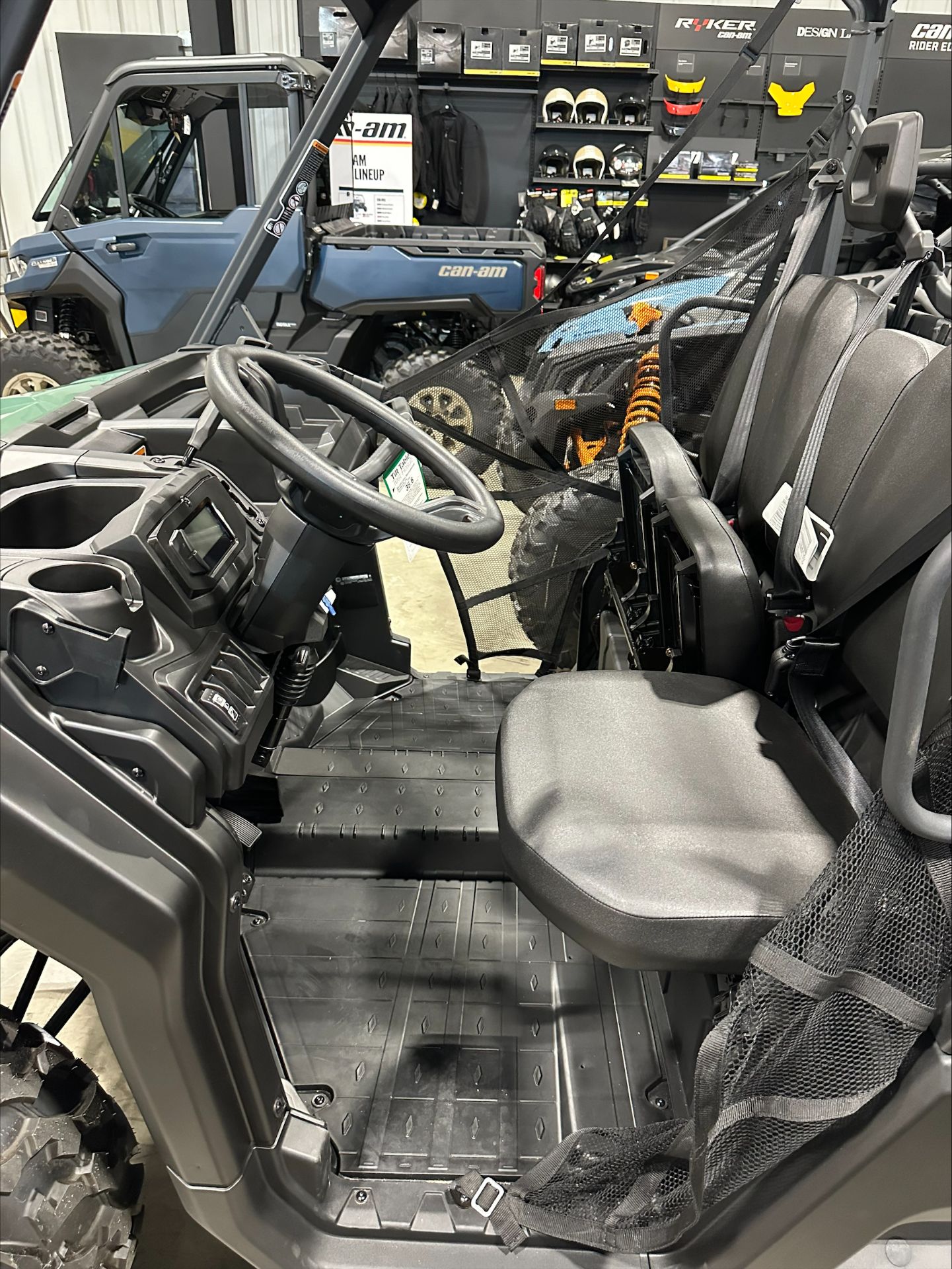 2025 Can-Am Defender HD7 in Huron, Ohio - Photo 2