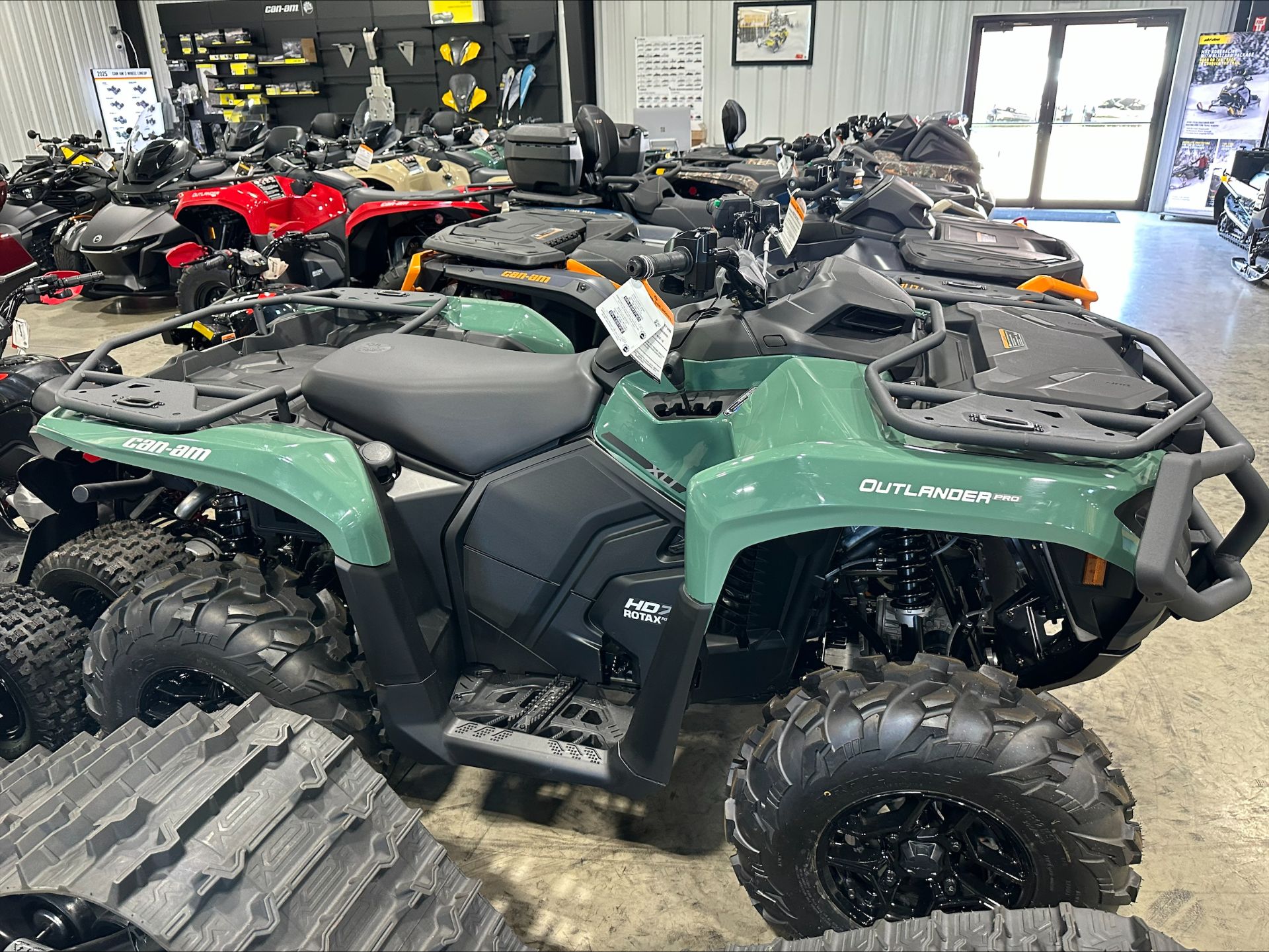 2025 Can-Am Outlander PRO XU HD7 in Huron, Ohio - Photo 1
