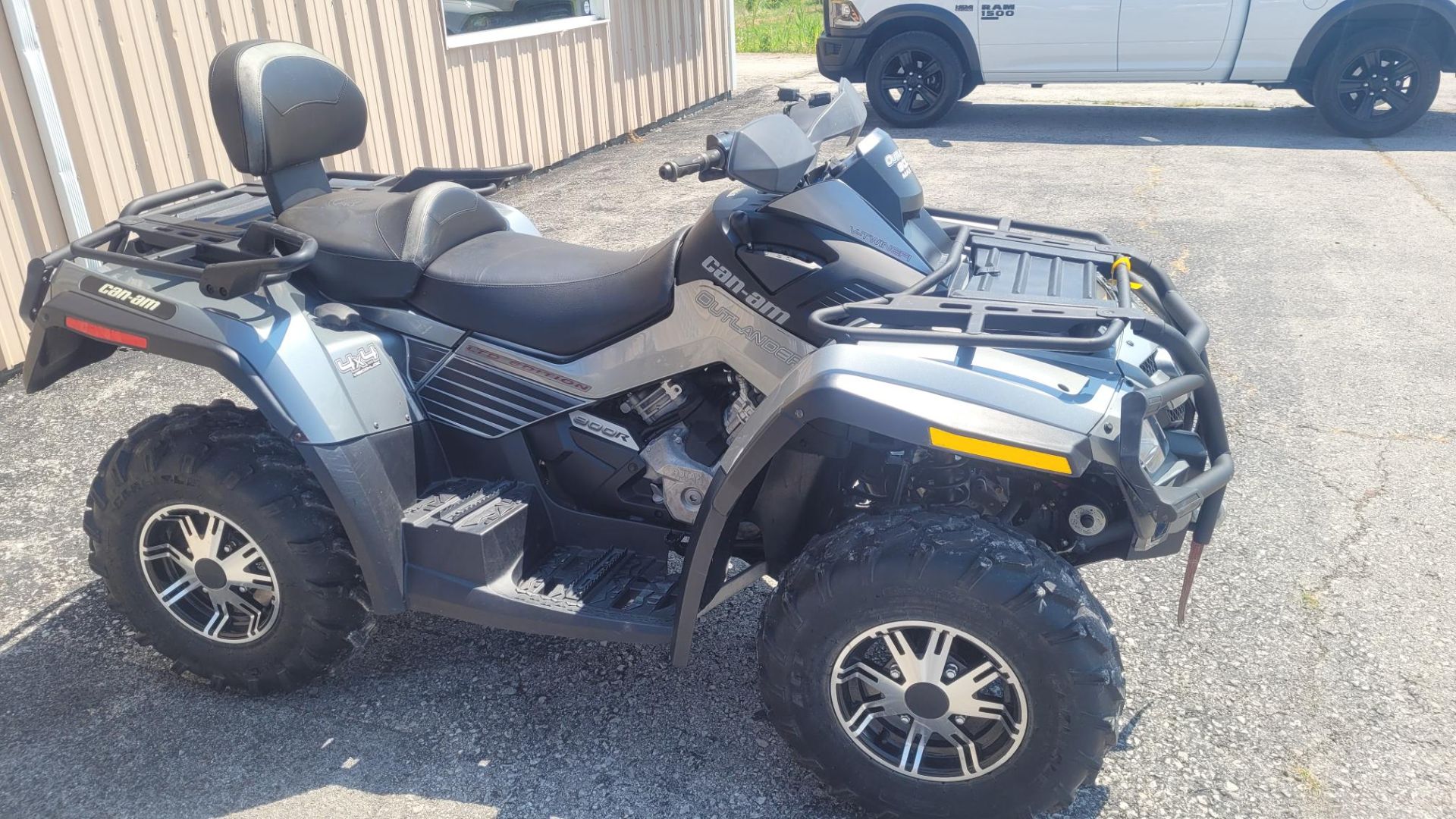 2010 Can-Am Outlander™ MAX LTD 800R EFI in Huron, Ohio - Photo 2